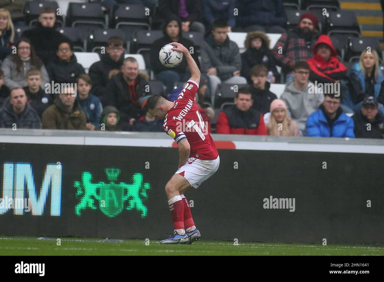 Swansea, Royaume-Uni. 13th févr. 2022. Andreas Weimann, de Bristol City (14), célèbre après avoir atteint le but de ses équipes en 1st. EFL Skybet Championship Match, Swansea City et Bristol City au stade Swansea.com de Swansea le dimanche 13th février 2022. Cette image ne peut être utilisée qu'à des fins éditoriales. Utilisation éditoriale uniquement, licence requise pour une utilisation commerciale. Aucune utilisation dans les Paris, les jeux ou les publications d'un seul club/ligue/joueur. photo par Andrew Orchard/Andrew Orchard sports Photography/Alamy Live News crédit: Andrew Orchard sports Photography/Alamy Live News Banque D'Images