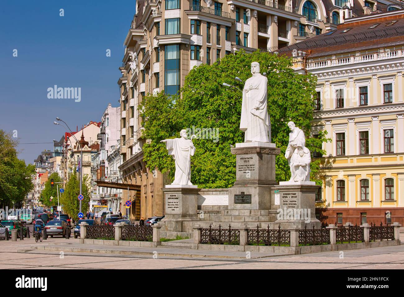 KIEV, UKRAINE - 25th avril 2019 : monument à la princesse Olga, l'apôtre Andrew, Cyril et Methodius. Banque D'Images