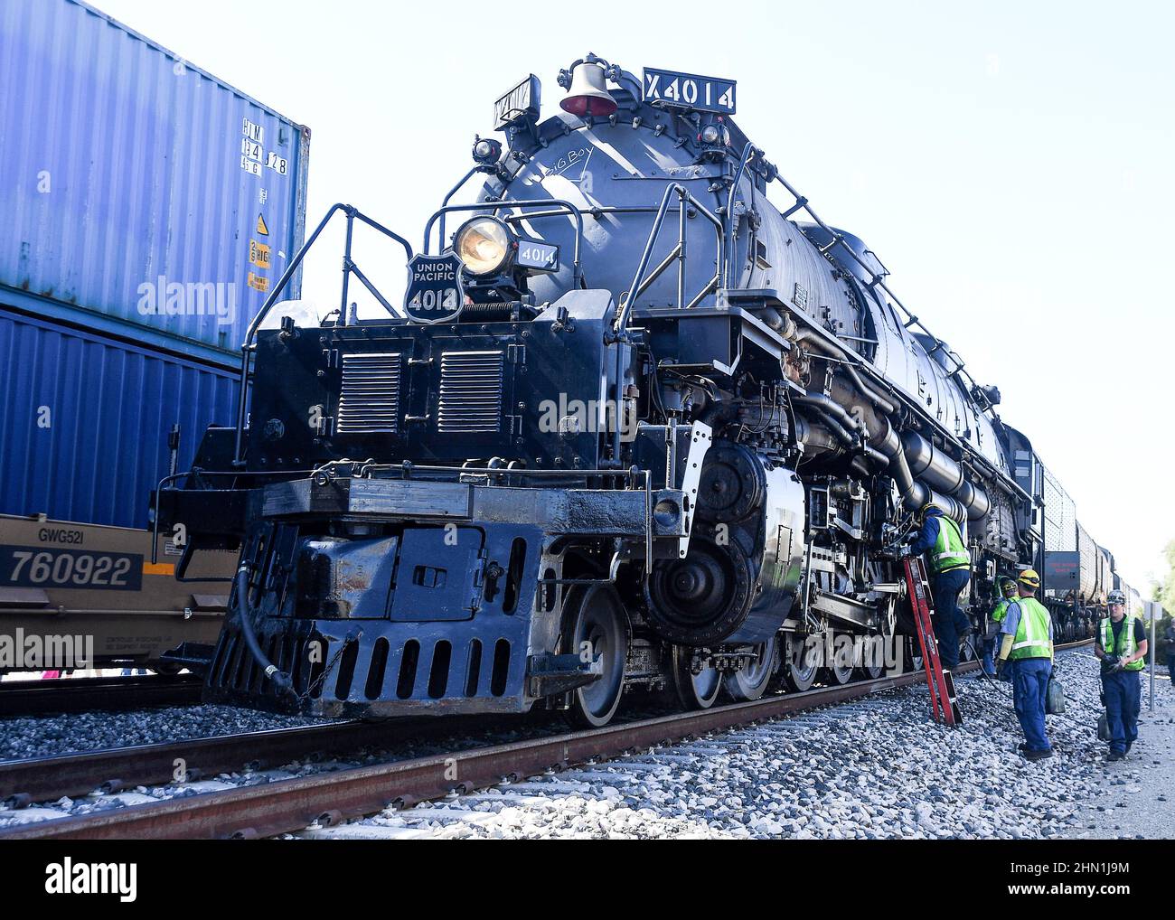 La locomotive Union Pacific 'Big Boy' s'arrête pour l'entretien à Niland, en Californie. Banque D'Images