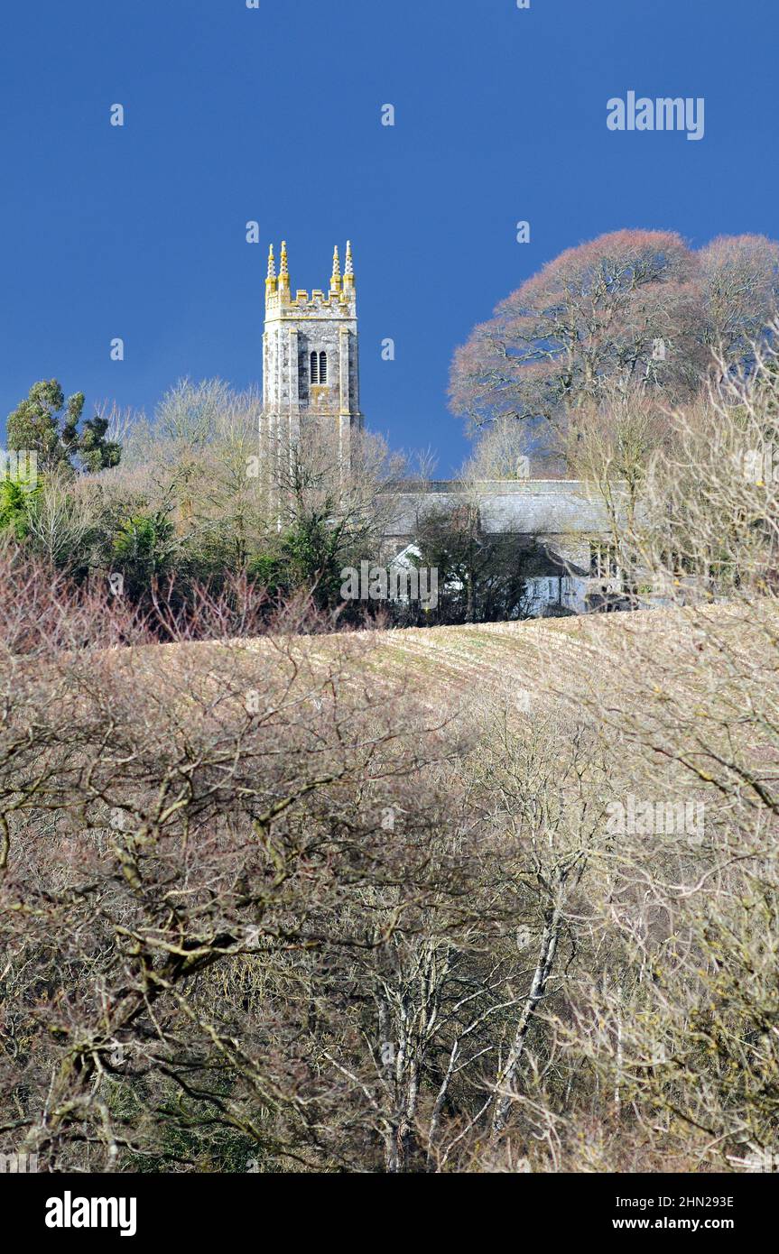 L'église Broadwood Kelly, près de Winkleigh, au milieu du Devon, en avril. Banque D'Images
