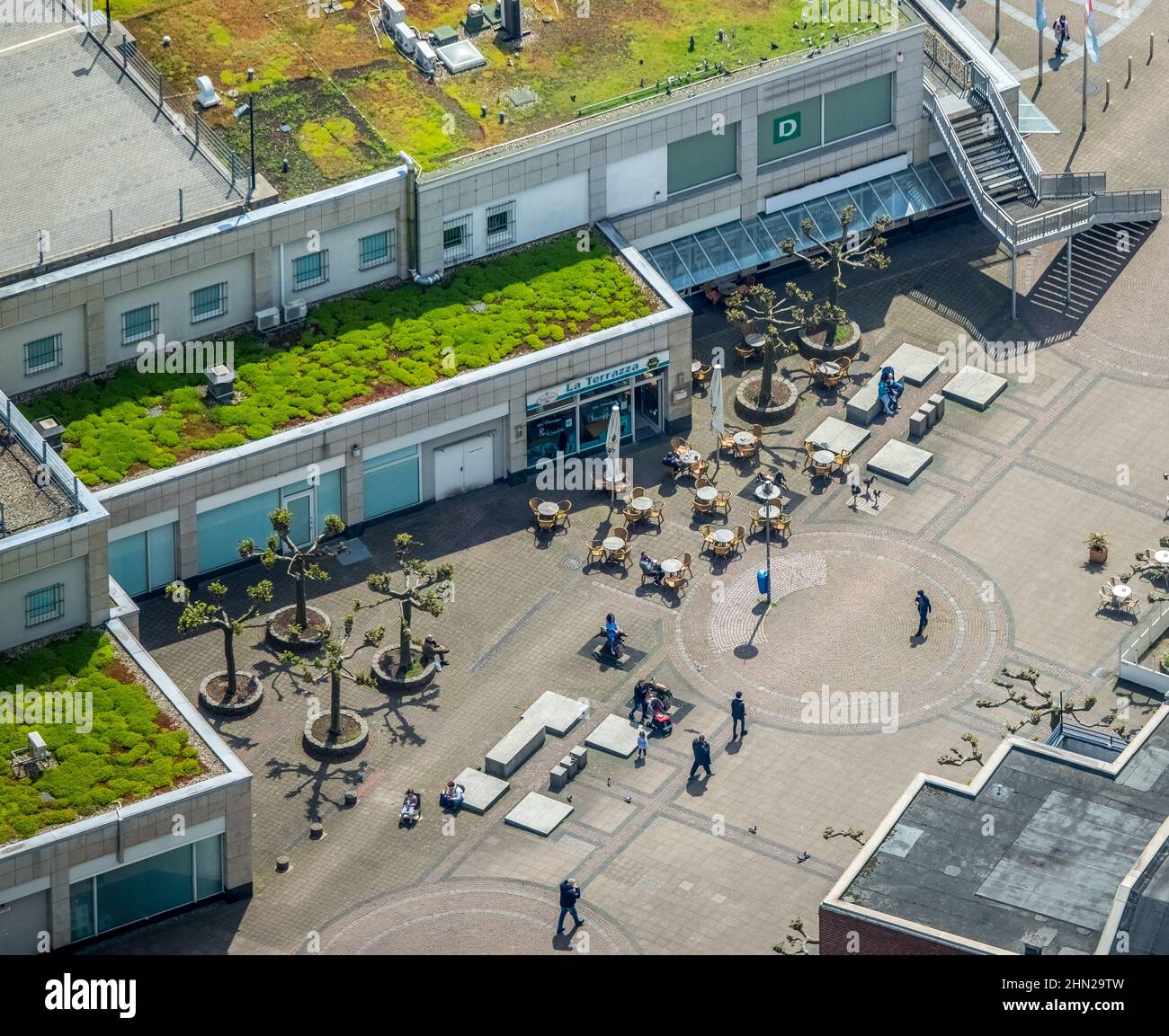 Photo aérienne, Forum City Mülheim Kurt-Schumacher-Platz, rue commerçante avec gastronomie extérieure, Altstadt I, Mülheim an der Ruhr, Ruhr Area, RHI Nord Banque D'Images