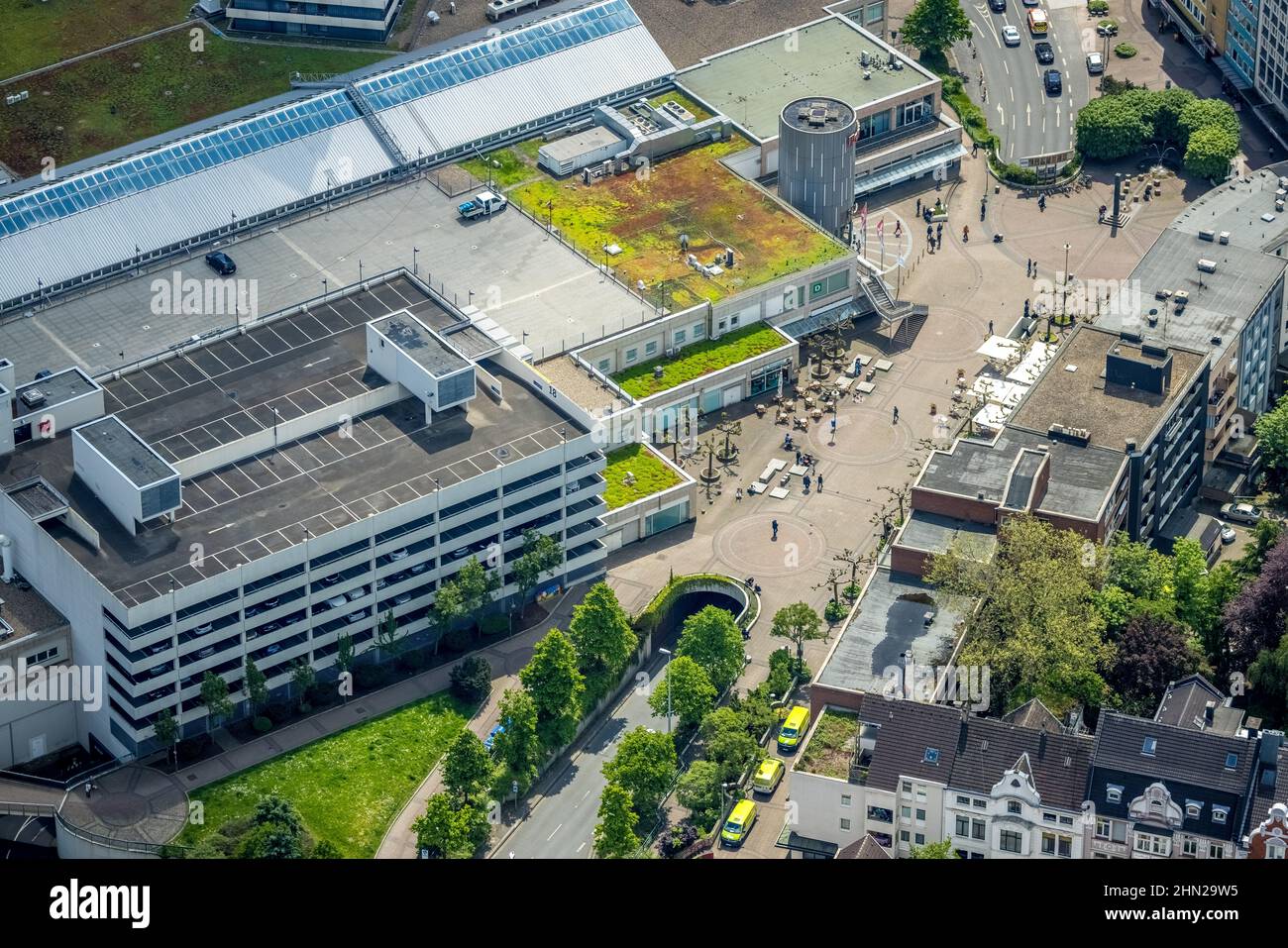 Photo aérienne, Forum City Mülheim Kurt-Schumacher-Platz, rue commerçante avec gastronomie extérieure, Altstadt I, Mülheim an der Ruhr, Ruhr Area, RHI Nord Banque D'Images