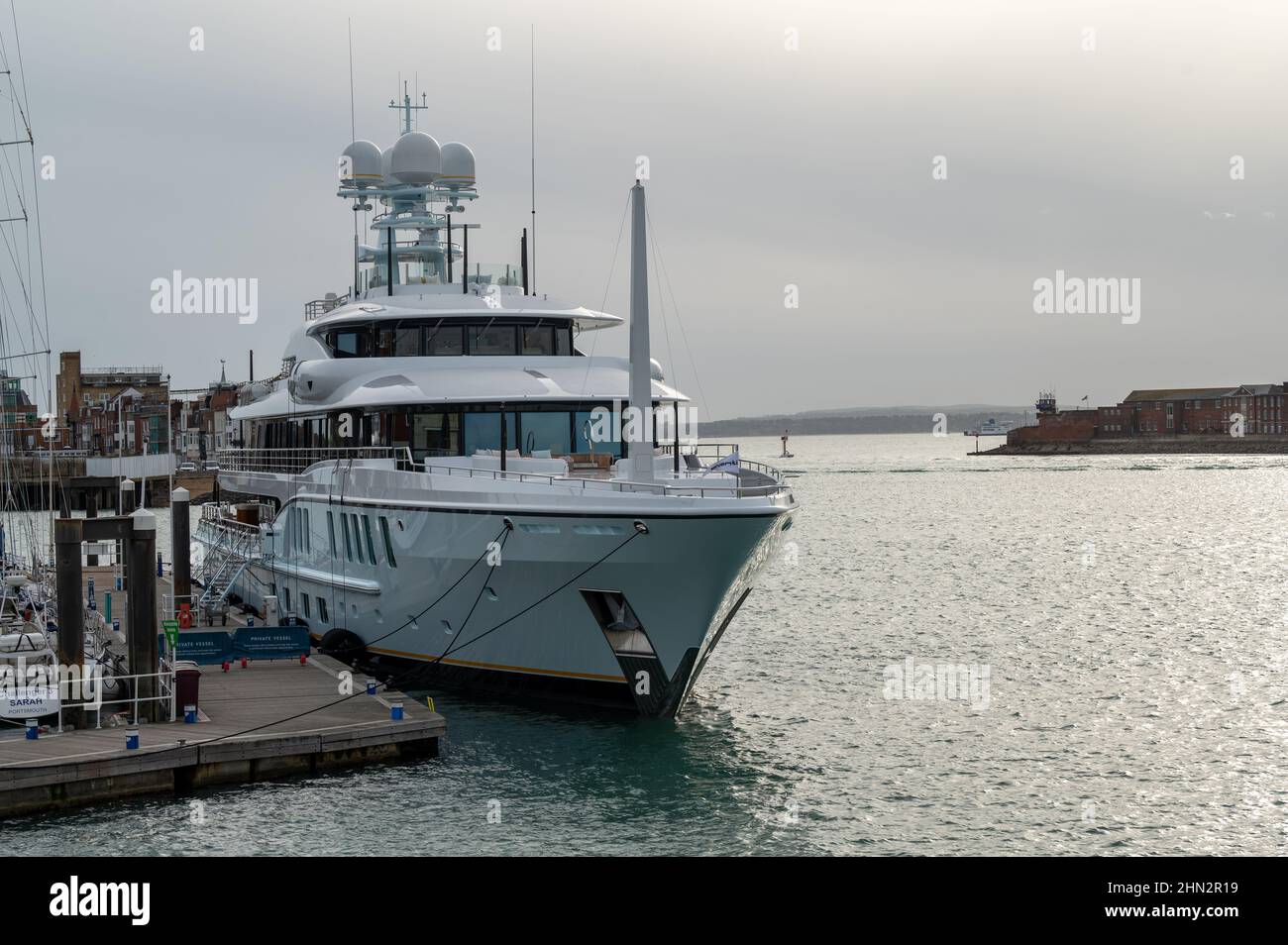 Le nouveau superyacht Avanti arrive à Portsmouth sur son jeune shakedown des constructeurs Amels aux pays-Bas Banque D'Images