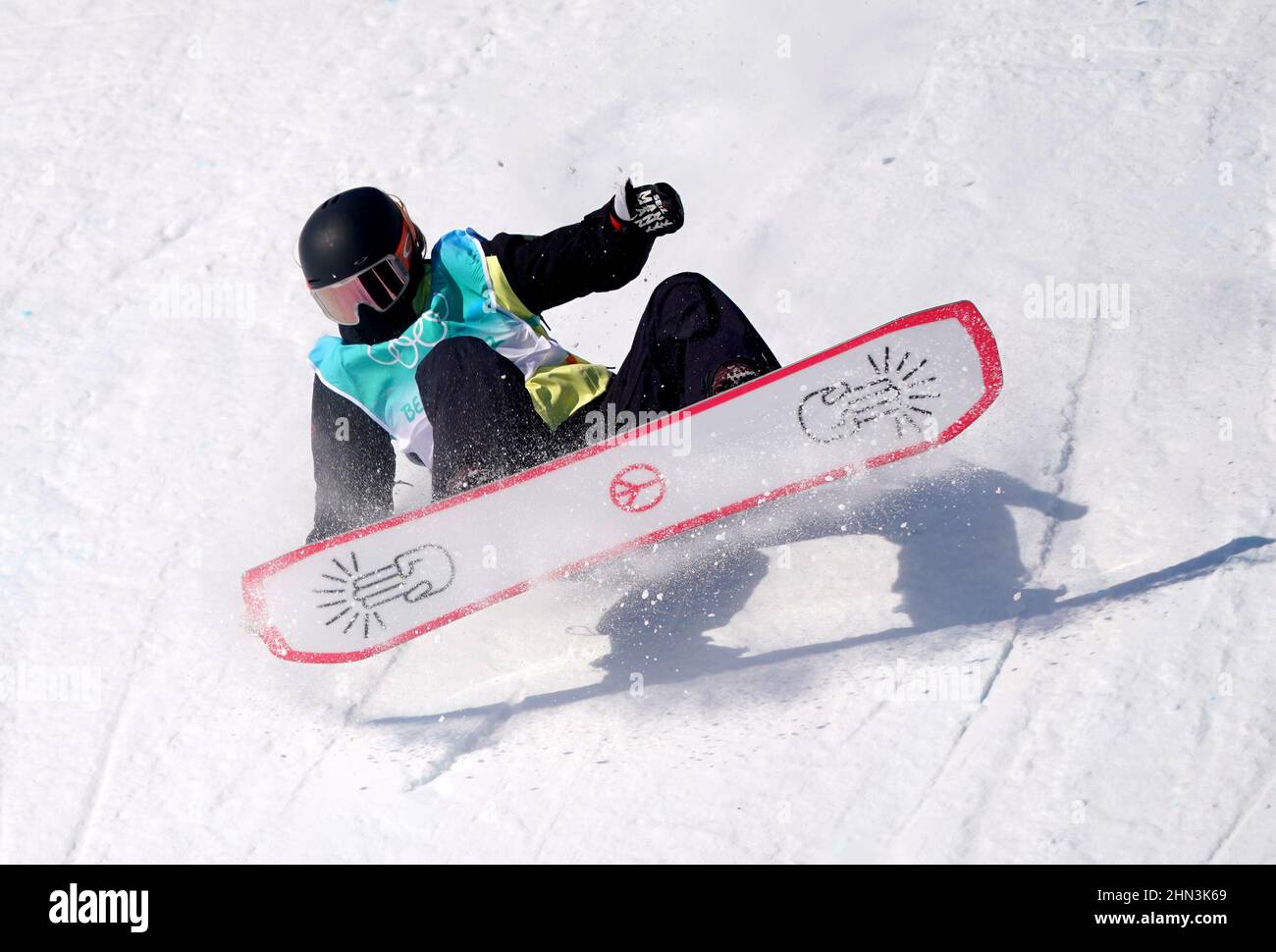 Annika Morgan, en Allemagne, débarque dans le cadre de la qualification des femmes en snowboard Big Air lors du dixième jour des Jeux Olympiques d'hiver de 2022 à Beijing au Big Air Shougang en Chine. Date de la photo: Lundi 14 février 2022. Banque D'Images