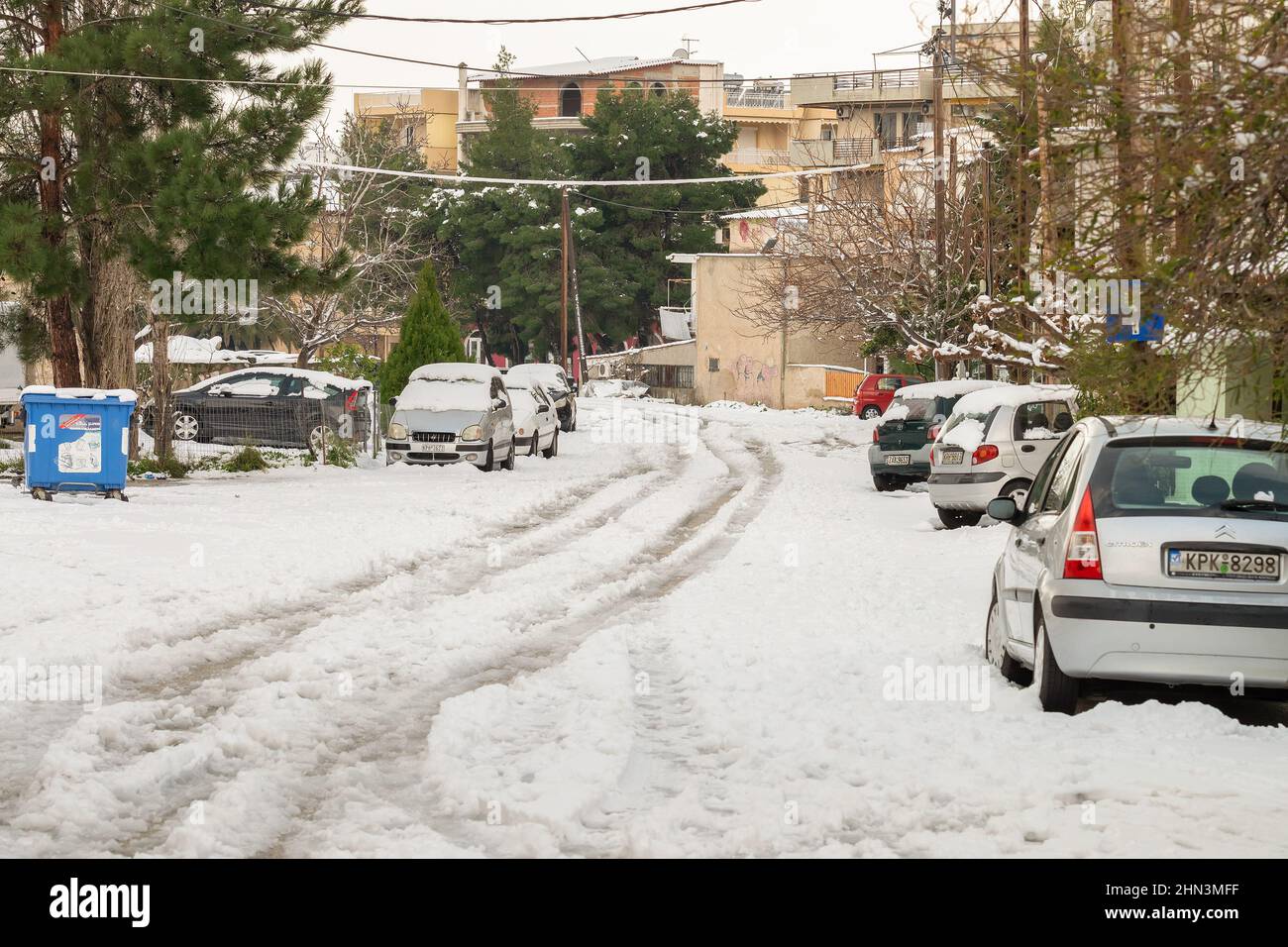 Loutraki, Grèce 25 janvier 2022. Le lendemain de la nature Elpis phénomène avec la neige partout. Banque D'Images