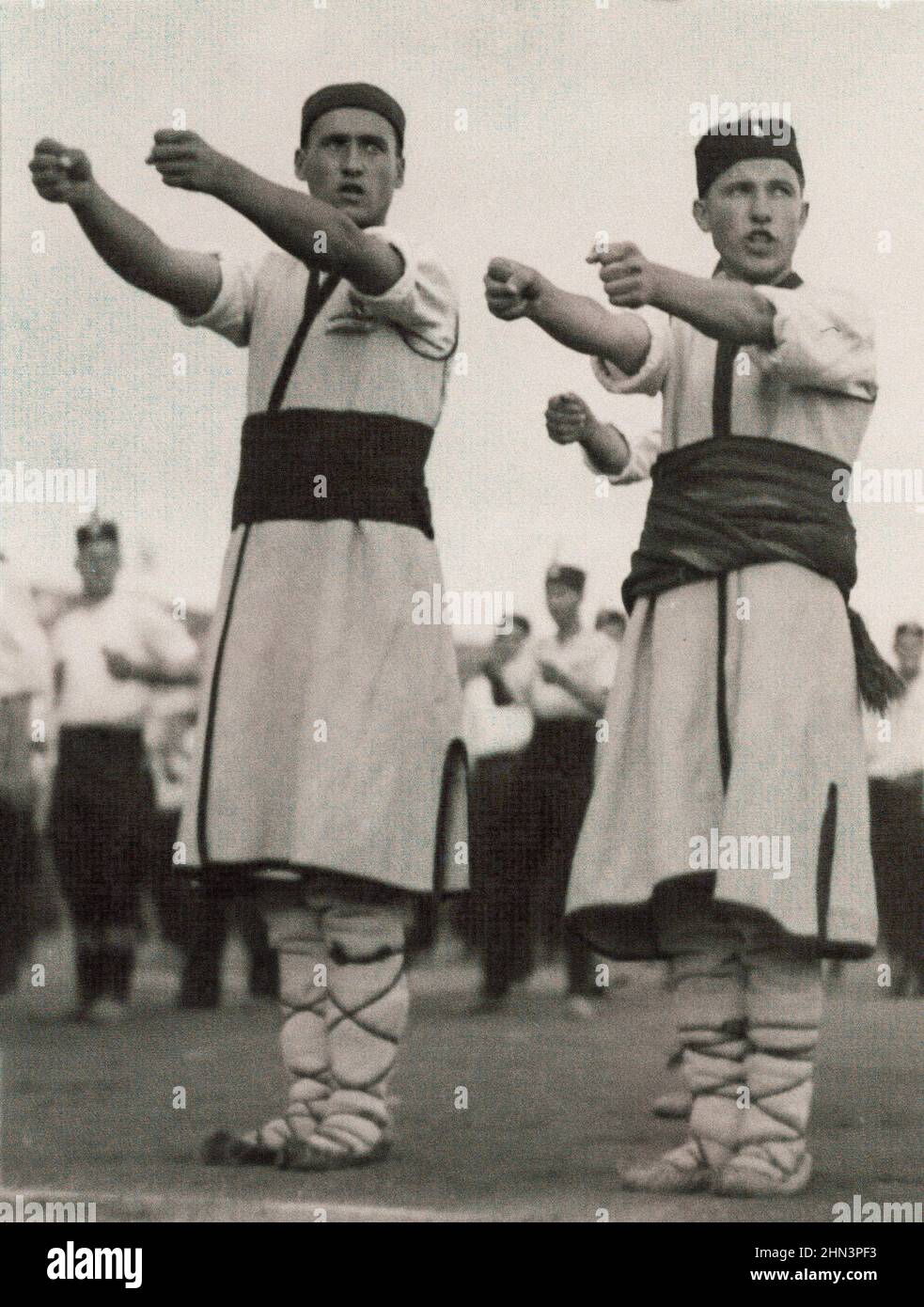 Photo d'époque des membres ruraux de sokol. Royaume de Yougoslavie. 1934. Banque D'Images