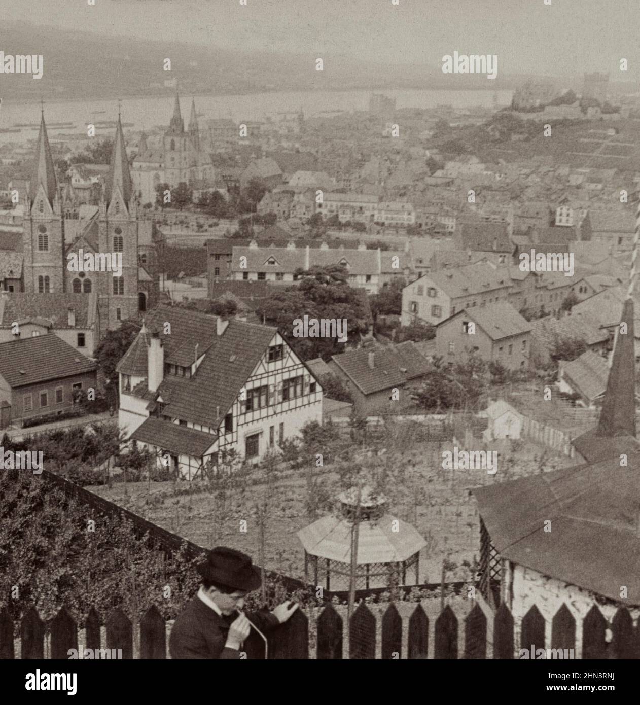 Photo d'époque du voyage sur le Rhin. Château de Klopp dans la ville de Bingen am Rhein. Allemagne. 1908 Banque D'Images