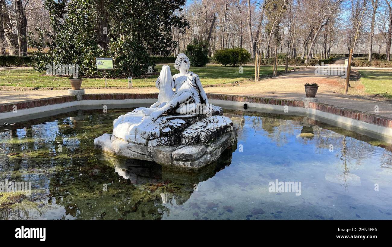 Sculptures dans les fontaines des jardins du palais à Aranjuez Banque D'Images