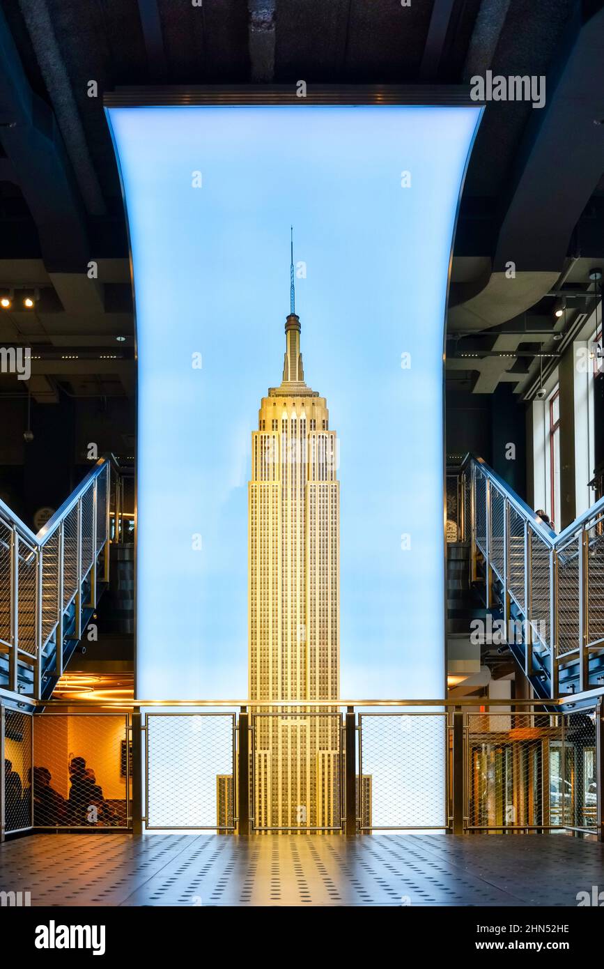 Détail intérieur de l'Empire State Building. Cet endroit est très populaire pour avoir votre photo prise en souvenir. Banque D'Images
