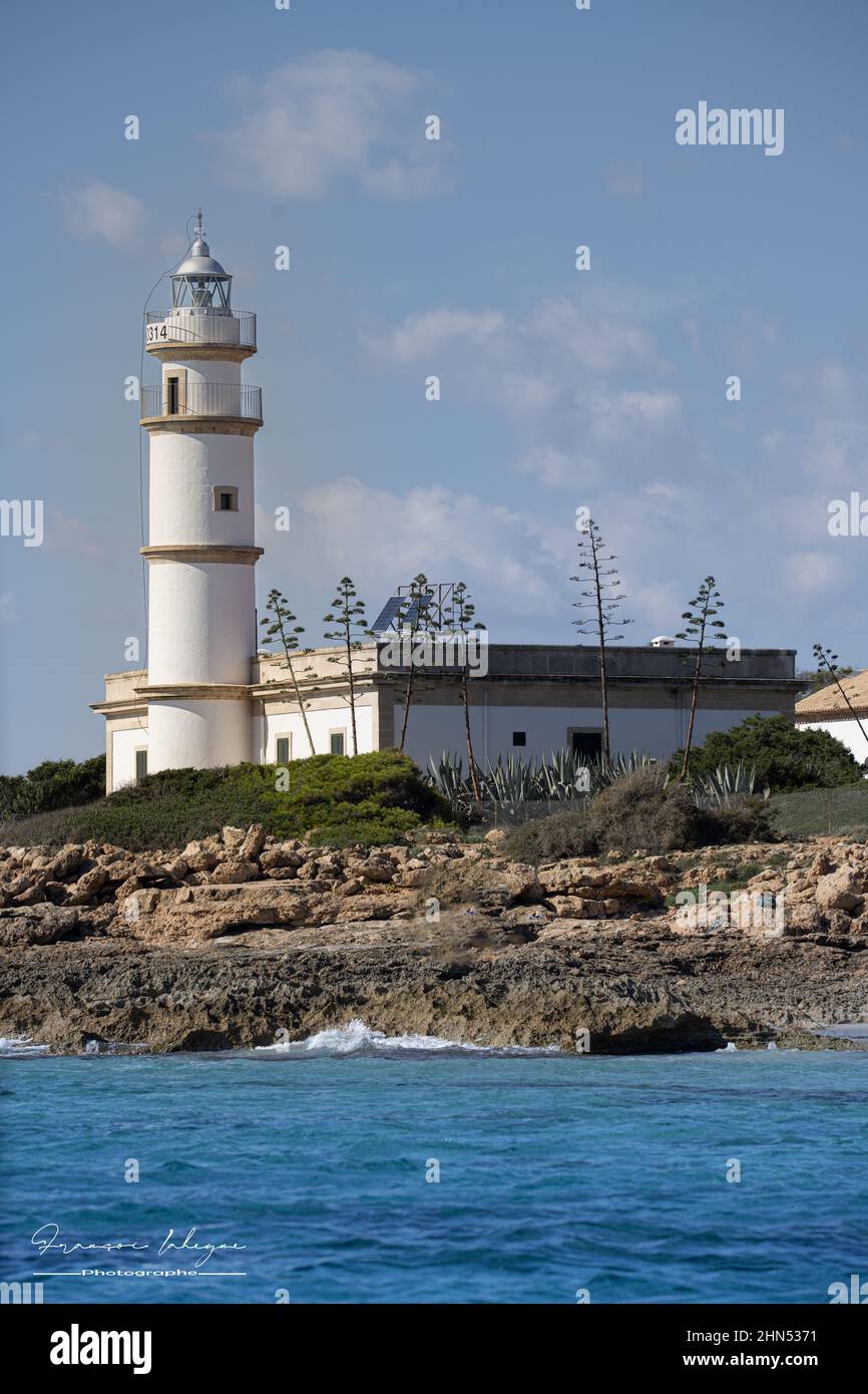 Ile de Majorque, plage, sites remarquables, marais salants, port et phares, grottes, bateaux, vie locale, moulins, palmiers, touristisme, côte rocheuse Banque D'Images