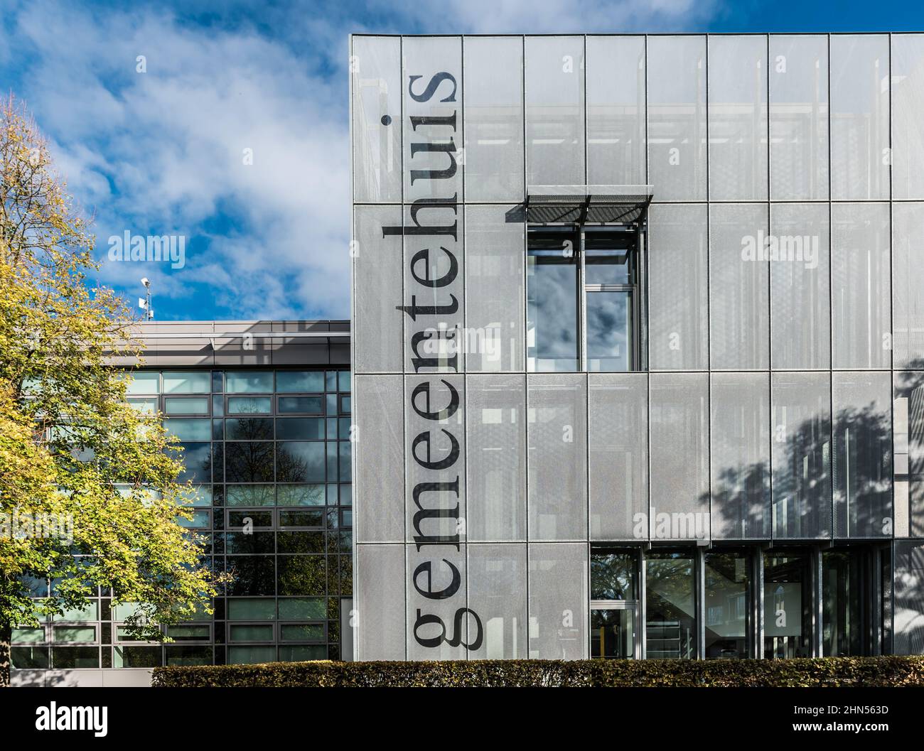 Machelen, Flandre / Belgique - 10 29 2018: Bâtiment moderne rectangulaire de l'hôtel de ville Banque D'Images