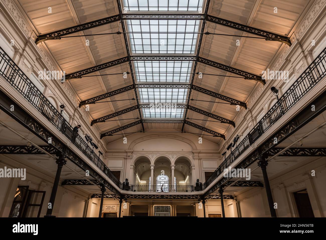 Bruxelles, Belgique - 11 11 2018 : vue intérieure de la salle principale du musée royal d'Art et d'Histoire Banque D'Images