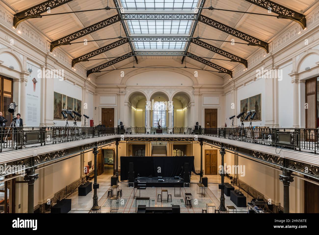 Bruxelles, Belgique - 11 11 2018 : vue intérieure de la salle principale du musée royal d'Art et d'Histoire Banque D'Images