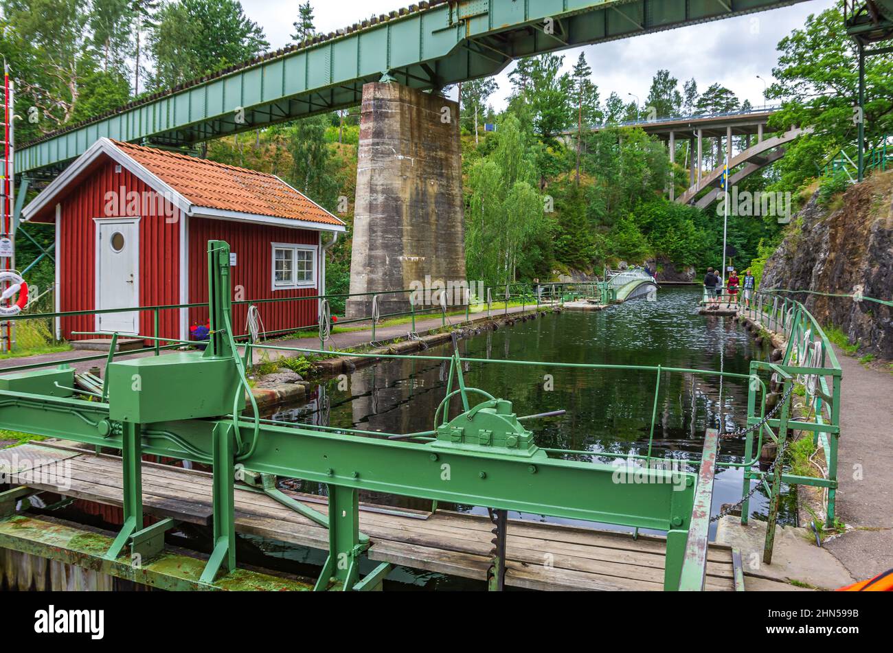 Canal de Dalsland et aqueduc à Haverud, Dalsland, Västra Götalands län, Suède: Écluse et maison de garde à l'aqueduc à Haverud. Banque D'Images