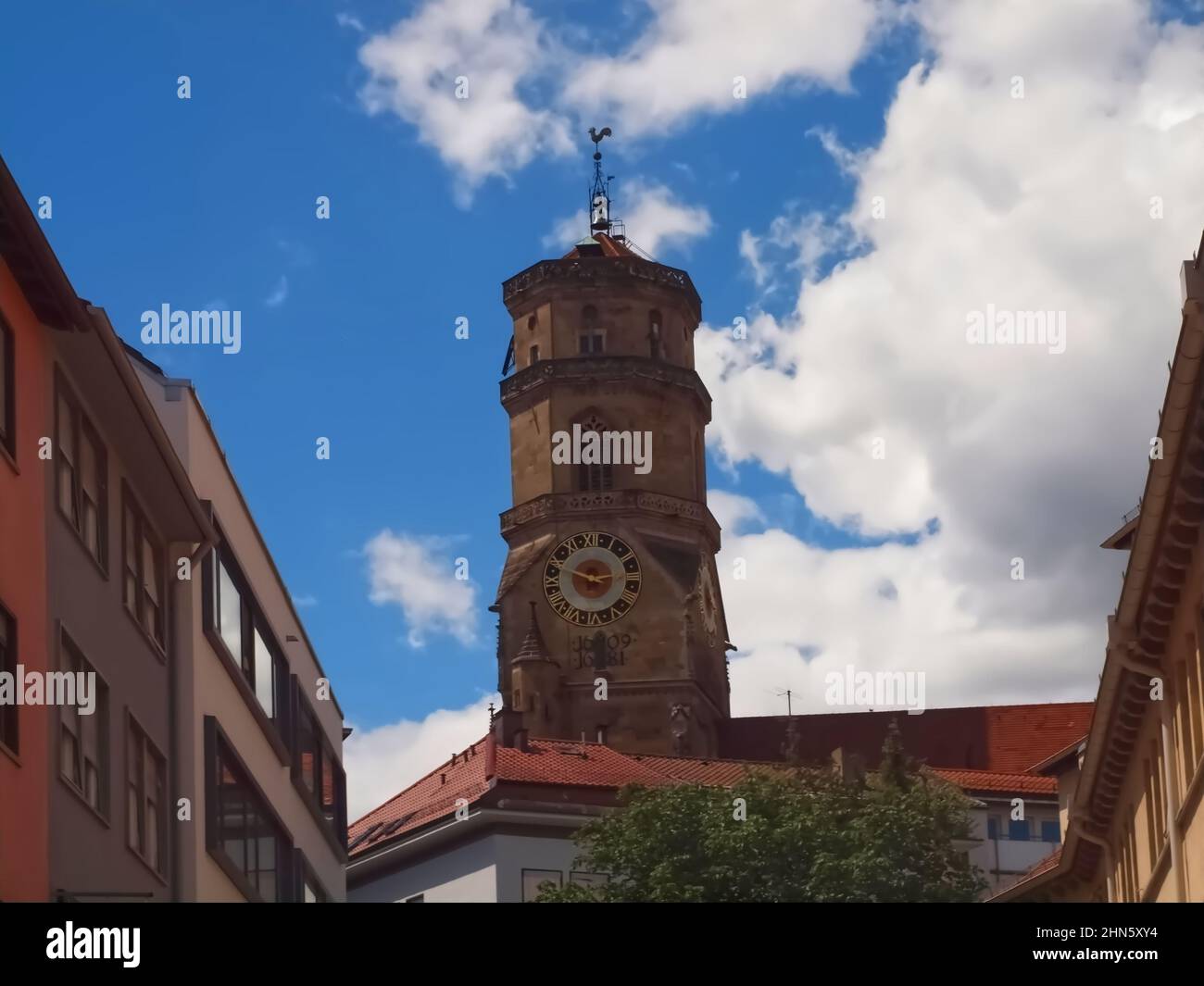 Eglise Stiftskirche dans le centre-ville de Stuttgart Banque D'Images