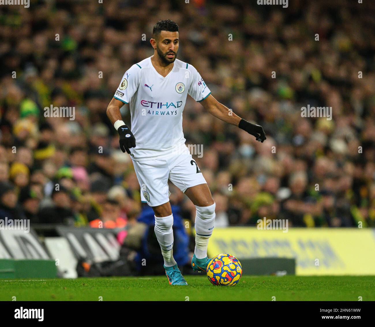 12 février 2022 - Norwich City / Manchester City - Premier League - Carrow Road Riyad Mahrez de Manchester City pendant le match contre Norwich City à Carrow Road. Crédit photo : © Mark pain / Alamy Live News Banque D'Images