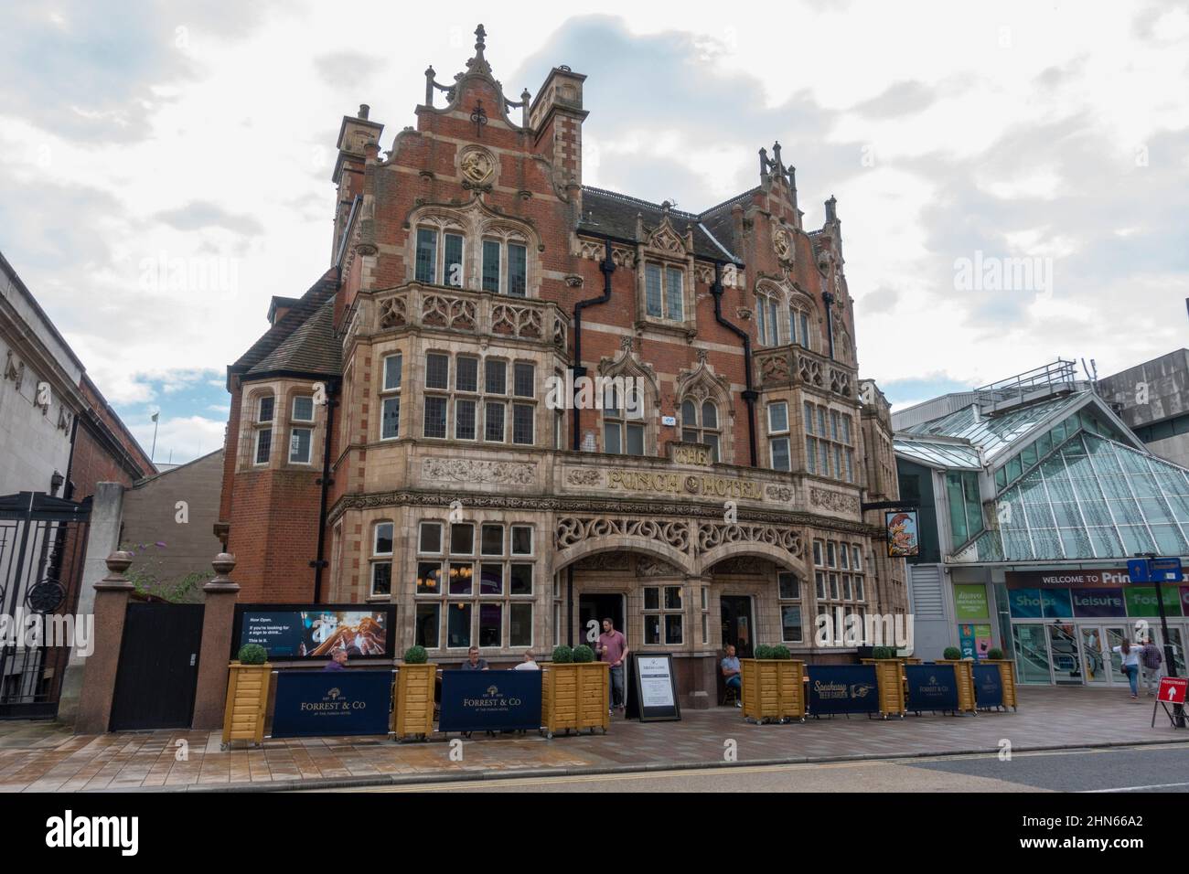 The Punch Hotel, Princes Quay, Kingston upon Hull, (Hull), East Riding of Yorkshire, Royaume-Uni. Banque D'Images