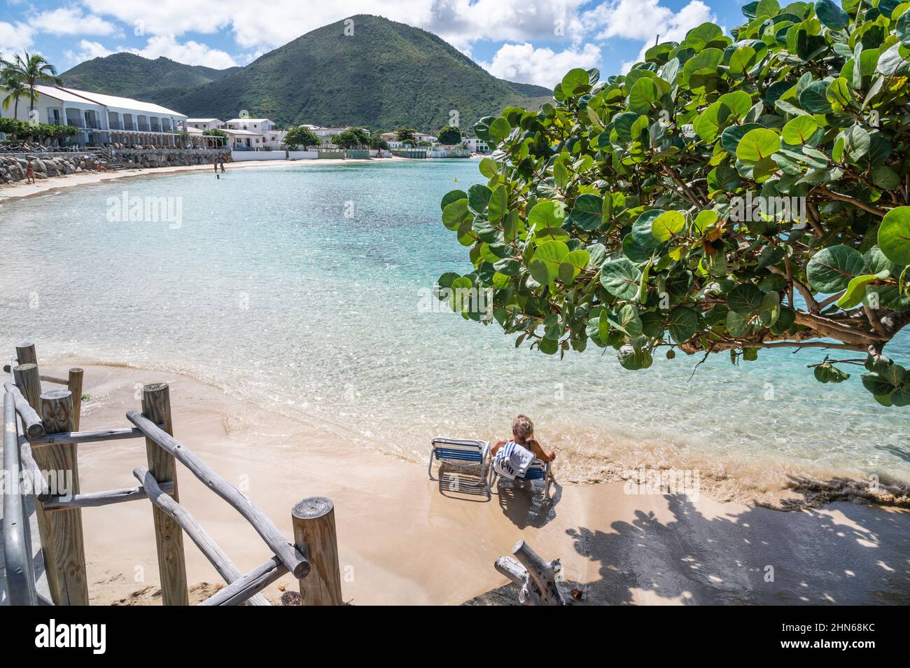 Un dimanche détendu au Grand case sur le côté français de l'île de Saint-Martin / Sint Maarten, avec le Grand case Beach Club comme toile de fond Banque D'Images