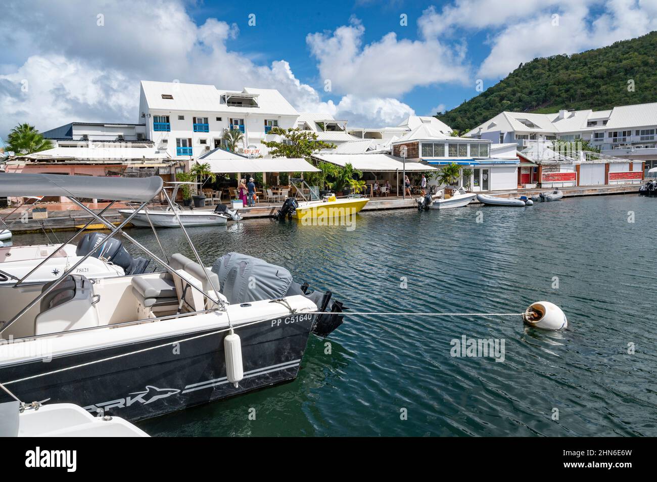 La marina Port Royal de Marigot, capitale de la partie française de Saint-Martin / Sint Maarten Banque D'Images