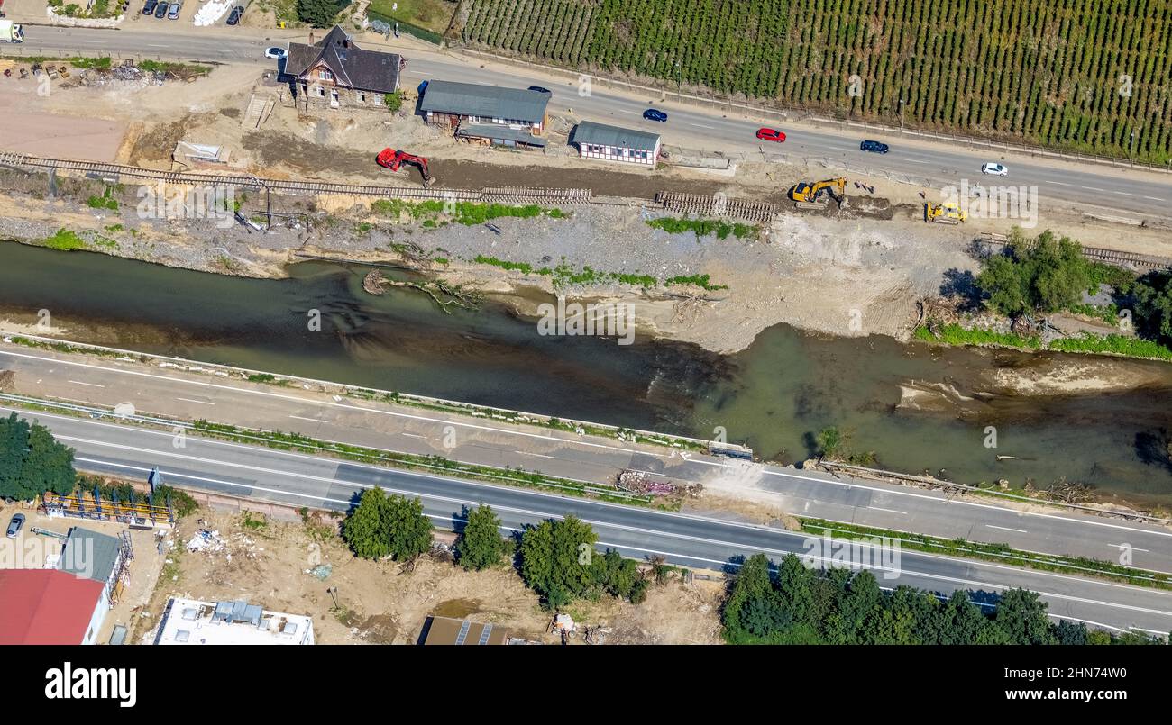 Photographie aérienne, zone inondée à la rivière Ahr et travaux de voies ferrées à la gare de Heimersheim, Bad Neuenahr-Ahrweiler, inondation d'Ahr, vallée d'Ahr, Rhinel Banque D'Images
