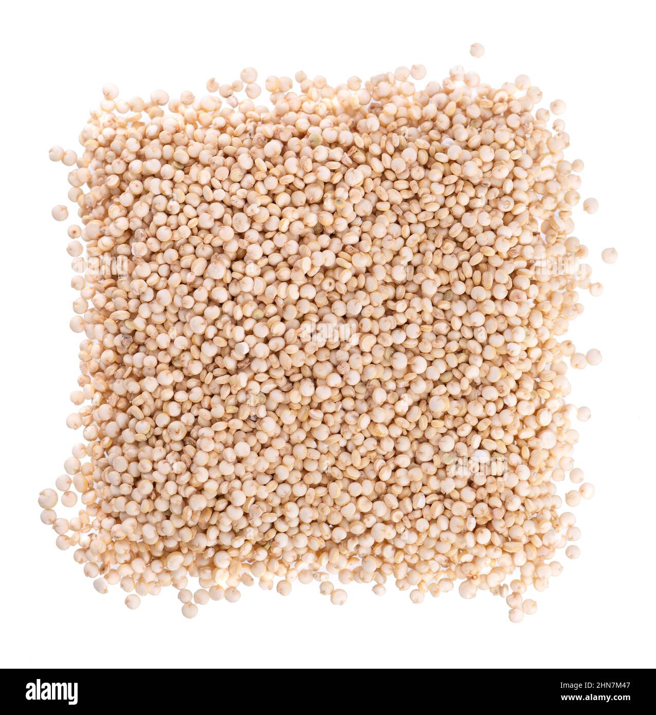 Graines de quinoa blanc isolées sur fond blanc. Pile de kinwa brut. Vue de dessus Banque D'Images