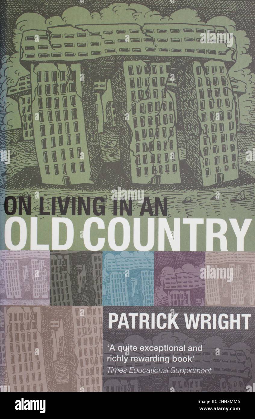 Le livre, sur la vie dans un vieux pays par Patrick Wright Banque D'Images