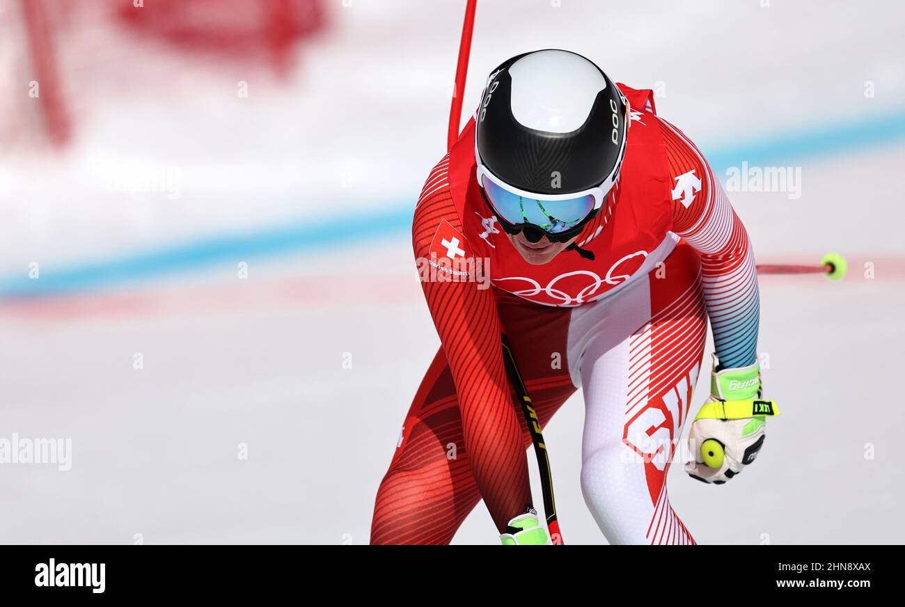 Pékin, Chine. 15th févr. 2022. Jasmine Flury, de Suisse, est en compétition pendant la descente des femmes de ski alpin des Jeux olympiques d'hiver de 2022 à Beijing, au Centre national de ski alpin de Yanqing, dans le district de Yanqing, à Beijing, capitale de la Chine, le 15 février 2022. Crédit : Chen Bin/Xinhua/Alay Live News Banque D'Images