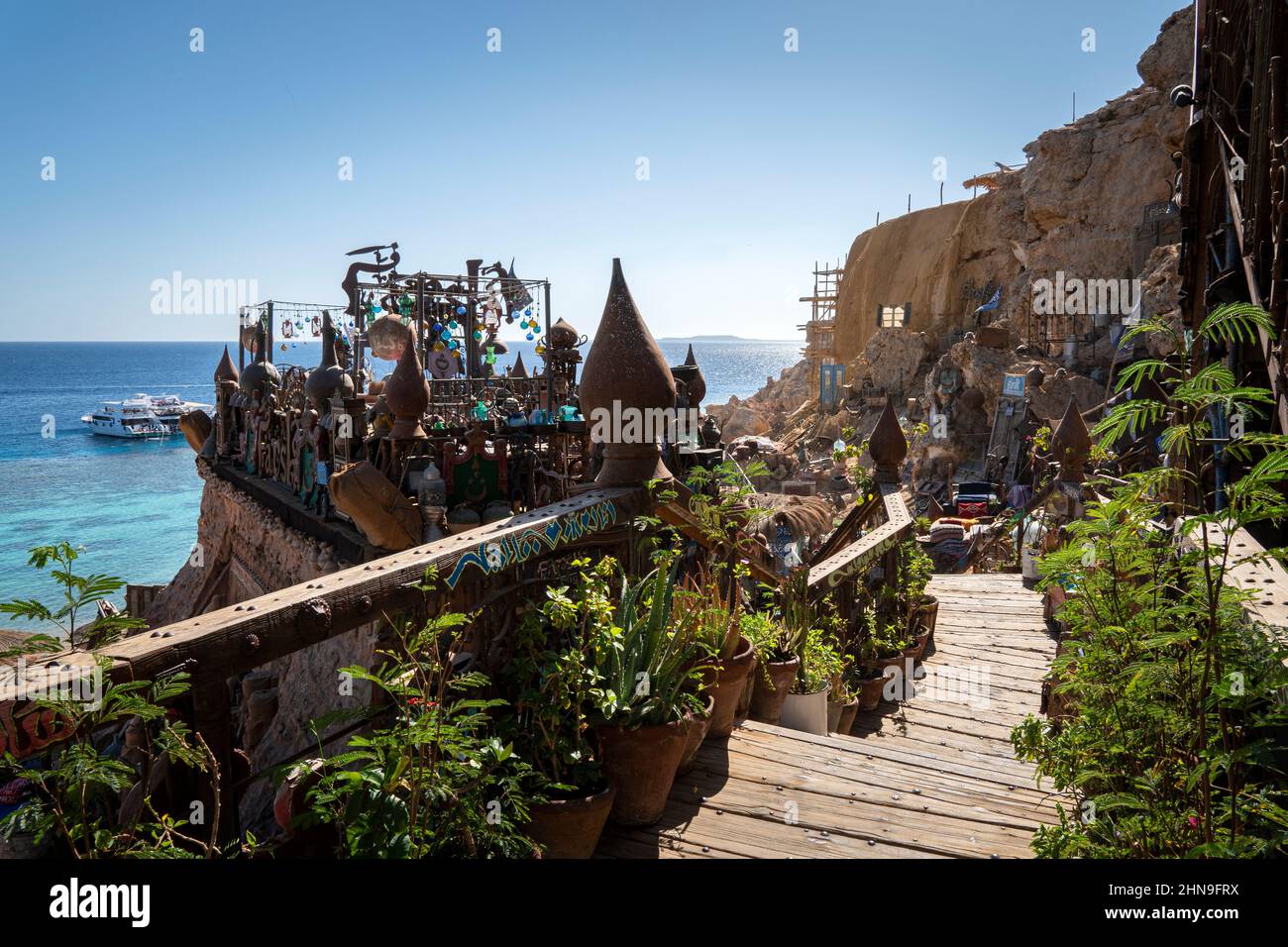 19 octobre 2021. Sharm El Sheikh : Farsha Cafe et Gold Beach près de la côte de la mer Rouge du Sinaï Banque D'Images