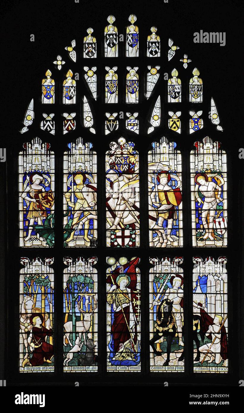 Vitraux de Sir Ninian Comper représentant Saints et Rois, St Peter & St Paul, Langham, Rutland Banque D'Images