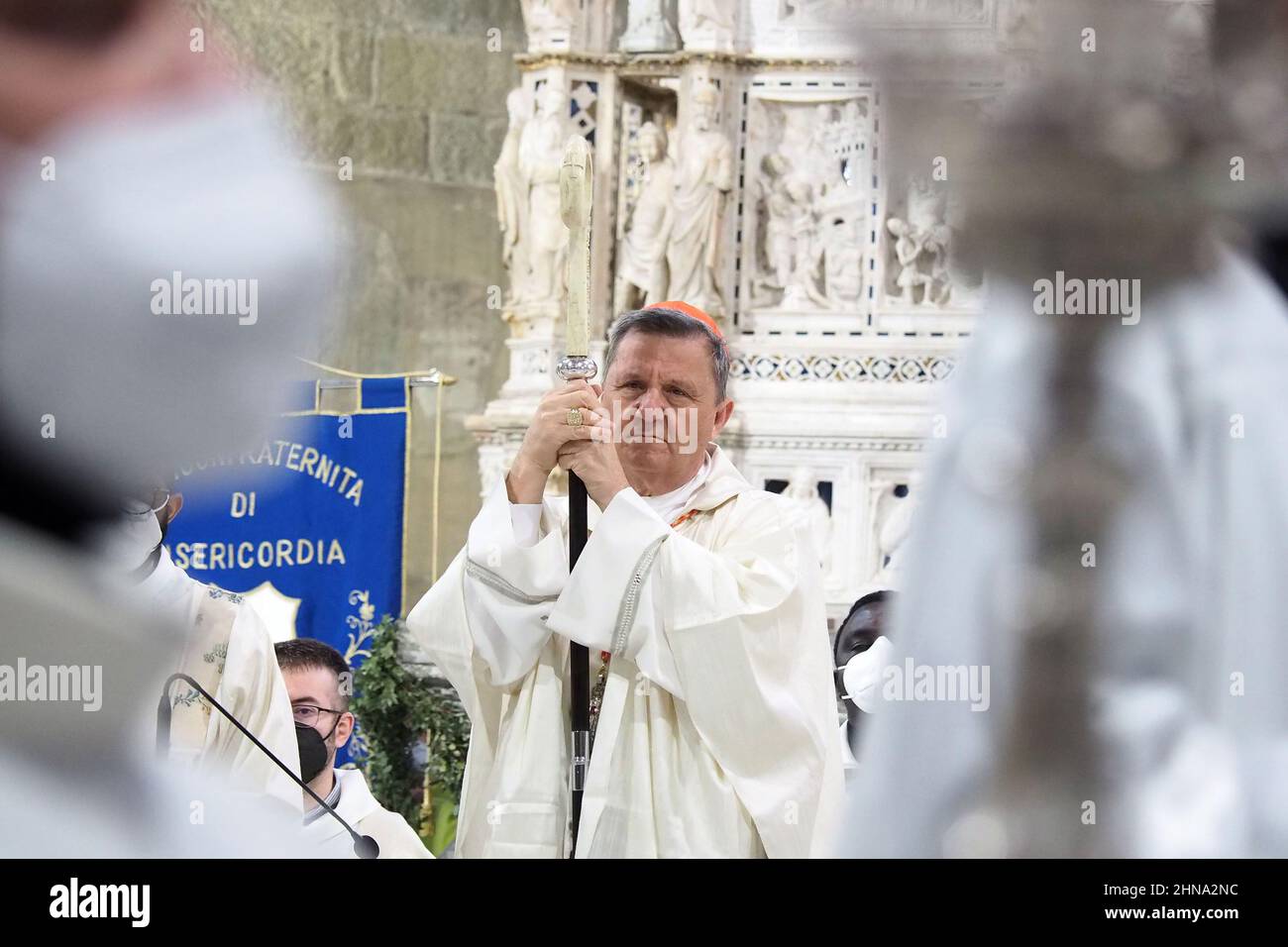 Italie, Arezzo, Toscane, 15 février 2022 : le Cardinal Mario Grech, secrétaire général du synode des évêques, participe à la fête de notre Dame de confort (Madonna del Conforto) dans la cathédrale. Photo © Daiano Cristini/Sintesi/Alay Live News Banque D'Images Italie, Arezzo, Toscane, 15 février 2022 : le Cardinal Mario Grech, secrétaire général du synode des évêques, participe à la fête de notre Dame de confort (Madonna del Conforto) dans la cathédrale. Photo © Daiano Cristini/Sintesi/Alay Live News Banque D'Images