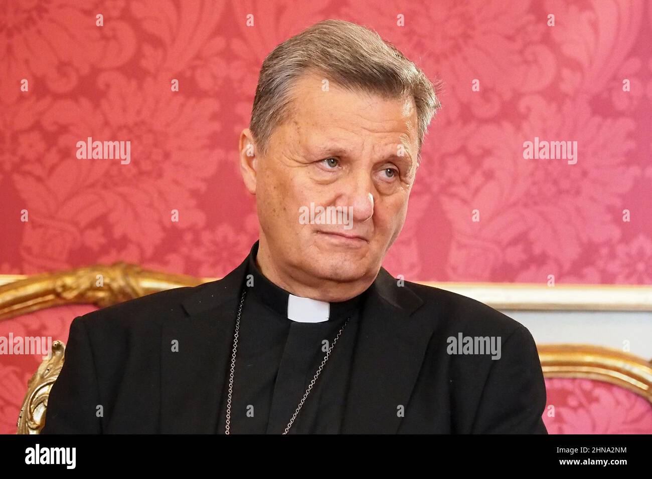 Italie, Arezzo, Toscane, 15 février 2022 : le Cardinal Mario Grech, secrétaire général du synode des évêques, participe à la fête de notre Dame de confort (Madonna del Conforto) dans la cathédrale. Photo © Daiano Cristini/Sintesi/Alay Live News Banque D'Images Italie, Arezzo, Toscane, 15 février 2022 : le Cardinal Mario Grech, secrétaire général du synode des évêques, participe à la fête de notre Dame de confort (Madonna del Conforto) dans la cathédrale. Photo © Daiano Cristini/Sintesi/Alay Live News Banque D'Images