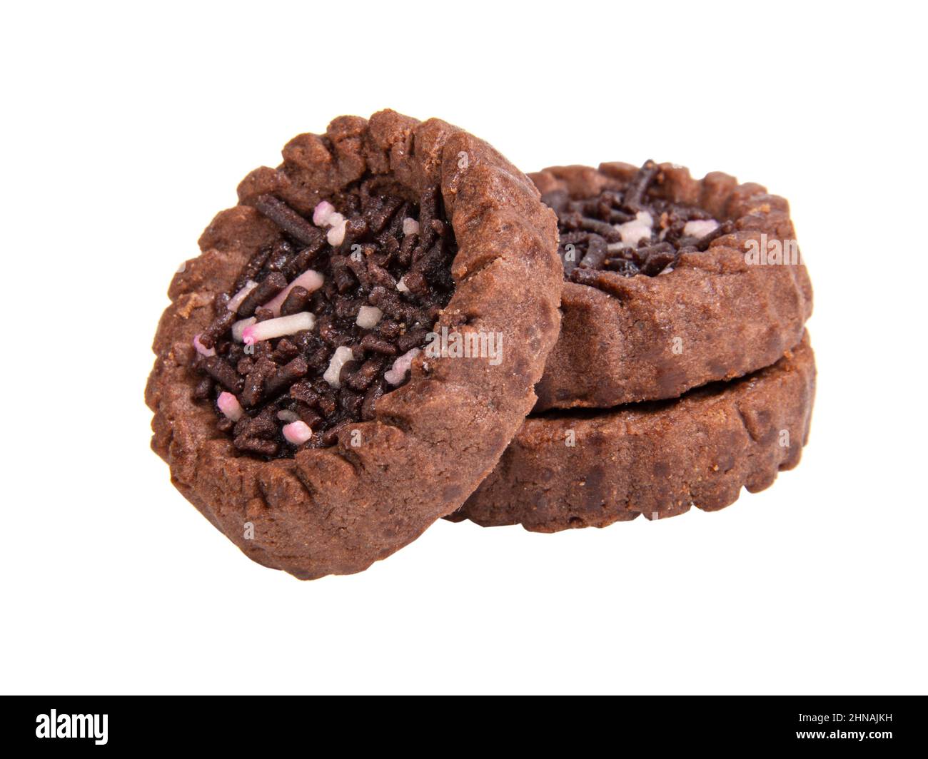 Biscuits ronds au chocolat noir américain isolés sur fond blanc Banque D'Images