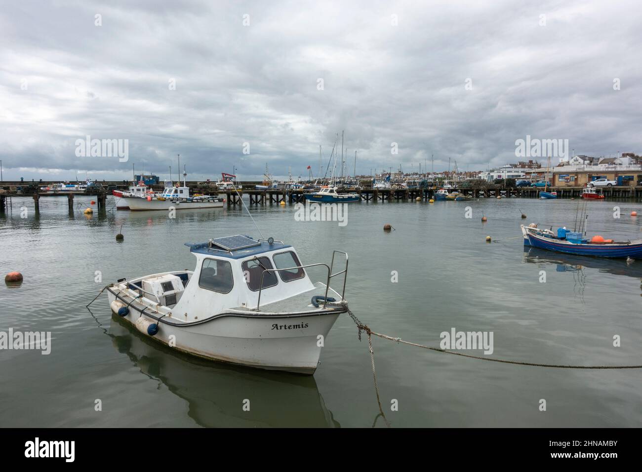 Vue générale sur les bateaux amarrés dans le port de Bridlington, East Yorkshire, Royaume-Uni. Banque D'Images
