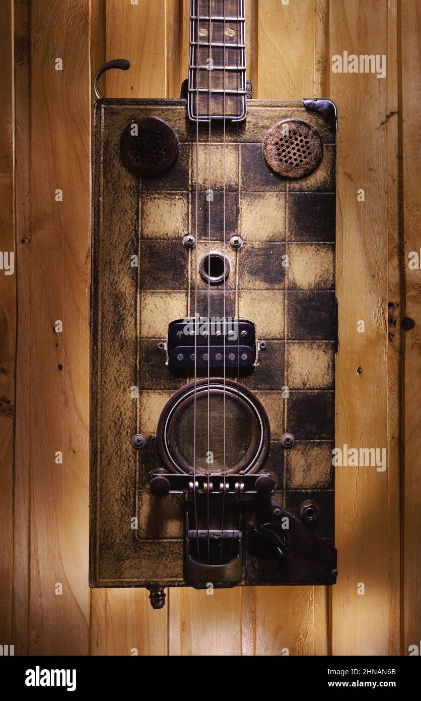 Boîte à Cigares Guitare 3 Cordes électrique/acoustique, Fait