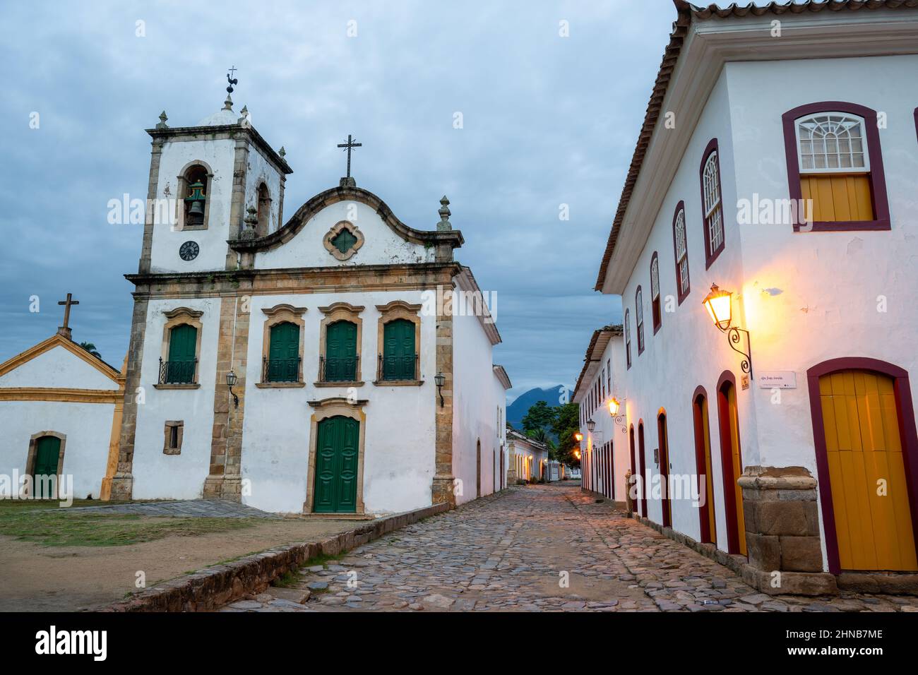 Centre-ville dans les rues du centre historique de Paraty RJ Brésil. Banque D'Images