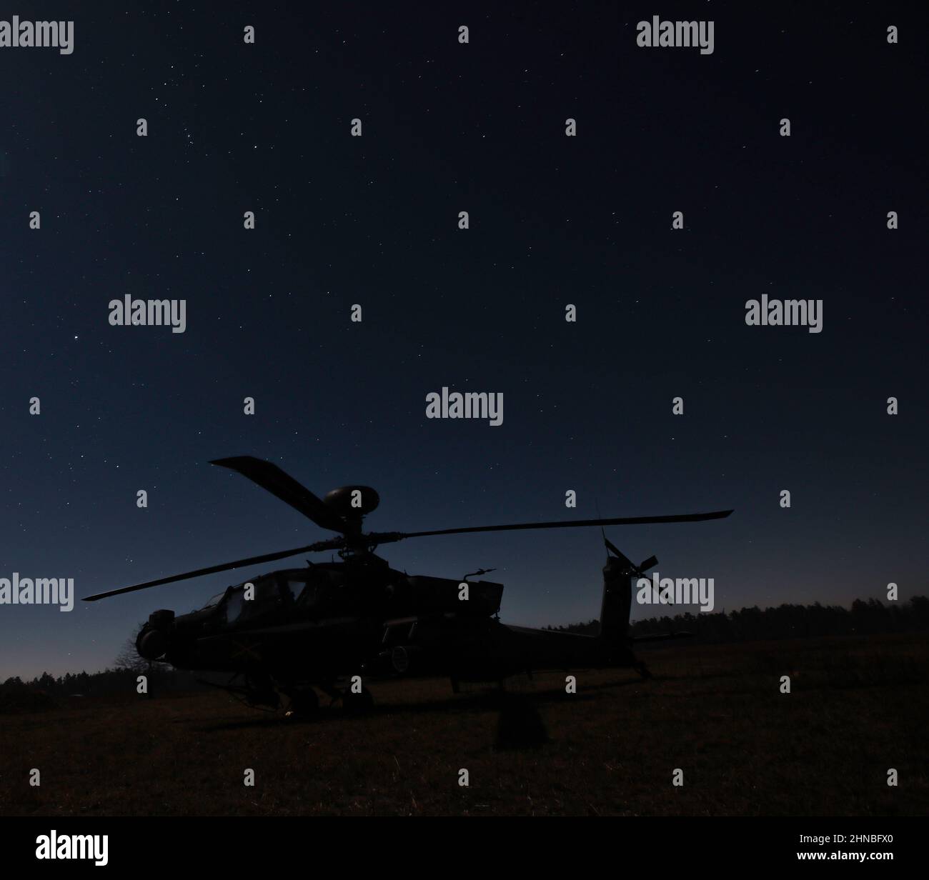 Les hélicoptères de l'armée américaine affectés à la 10th Brigade de l'aviation de combat sont garés sur le terrain à fort Polk, la le 17 janvier 2022. (É.-U. Photo de l'armée par le Sgt. Michael Wilson) Banque D'Images