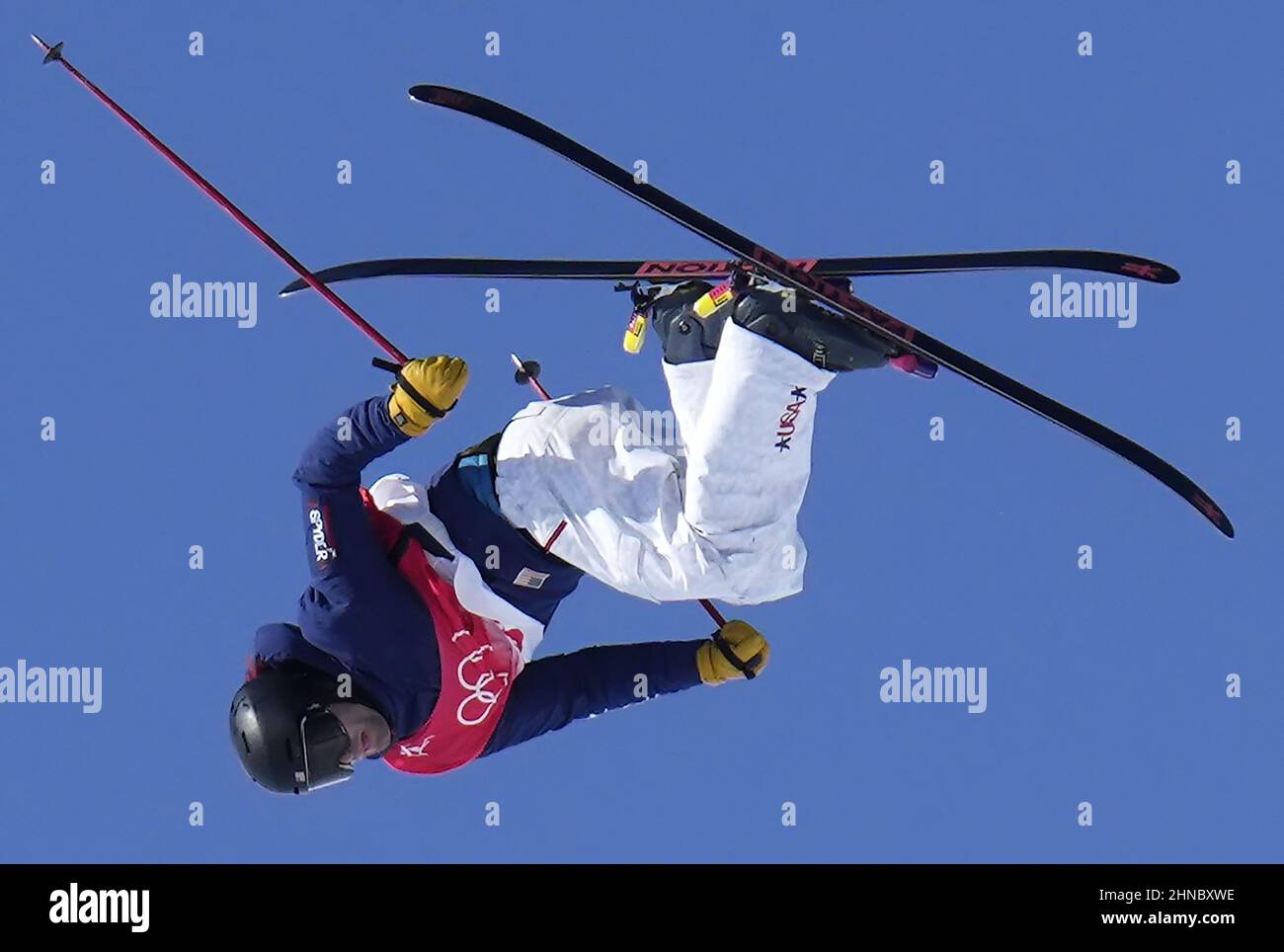 Zhangjiakou, Chine. 16th févr. 2022. Alexander Hall, des États-Unis, participe à la finale du ski acrobatique masculin lors des Jeux olympiques d'hiver de Beijing de 2022 à Zhangjiakou, en Chine, le mercredi 16 février 2022. Hall a remporté la médaille d'or, Nicholas Goepper des États-Unis a gagné la médaille d'argent et Jesper Tjader de Suède a gagné la médaille de bronze. Photo de Bob Strong/UPI crédit: UPI/Alay Live News Banque D'Images