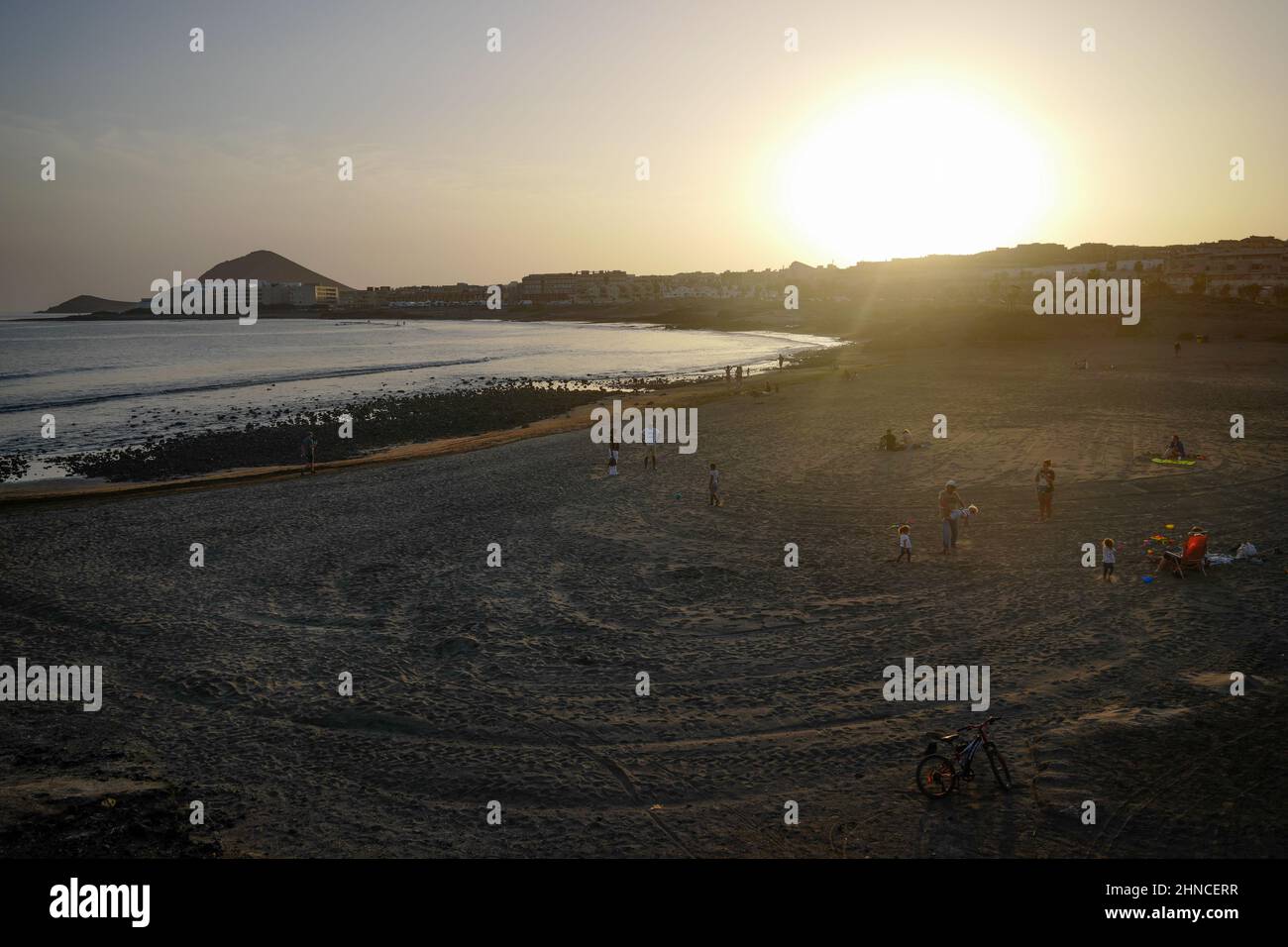 Coucher de soleil à Playa de la Jaquita, El Médano, sud de Ténérife, îles Canaries, Espagne, Février 2022 Banque D'Images