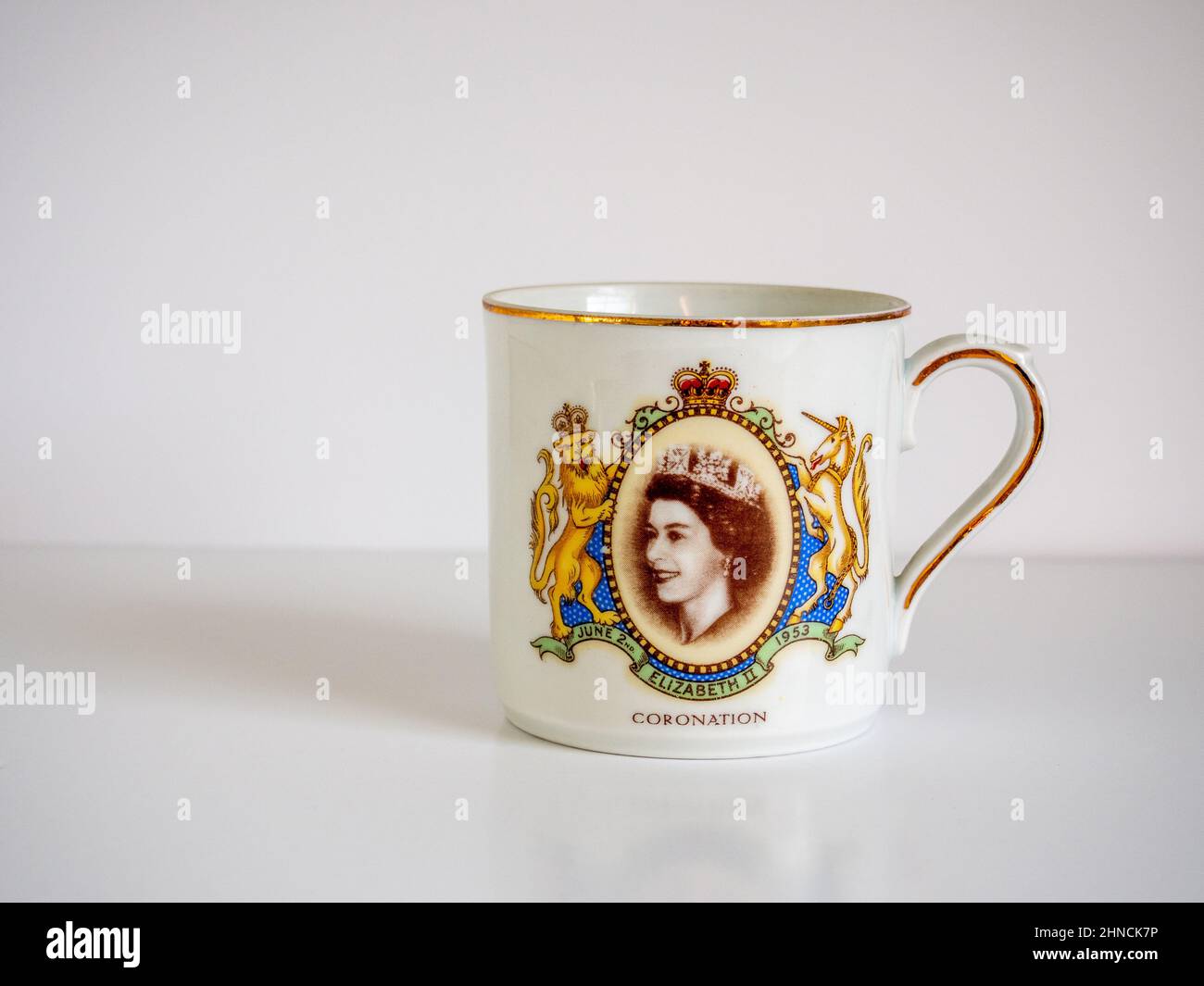 Photo d'une tasse à couronnement Queen Elizabeth II 1953, Royaume-Uni Banque D'Images