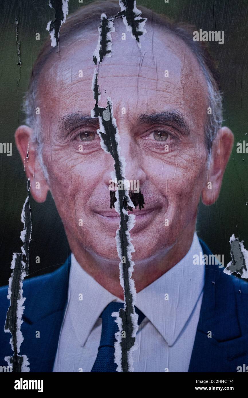 France, Bretagne, Saint-Brieuc, 12/02/2022. Dans le cadre de la campagne  présidentielle d'Eric Zemmour, réunion de soutien pour le Reconquete ! fête  dans le presenc Photo Stock - Alamy