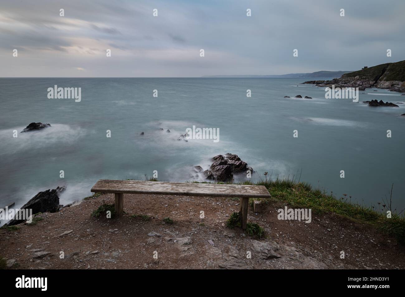Plage de Freathy et rochers dans la baie de Whitsand Sud-est de Cornwall Banque D'Images
