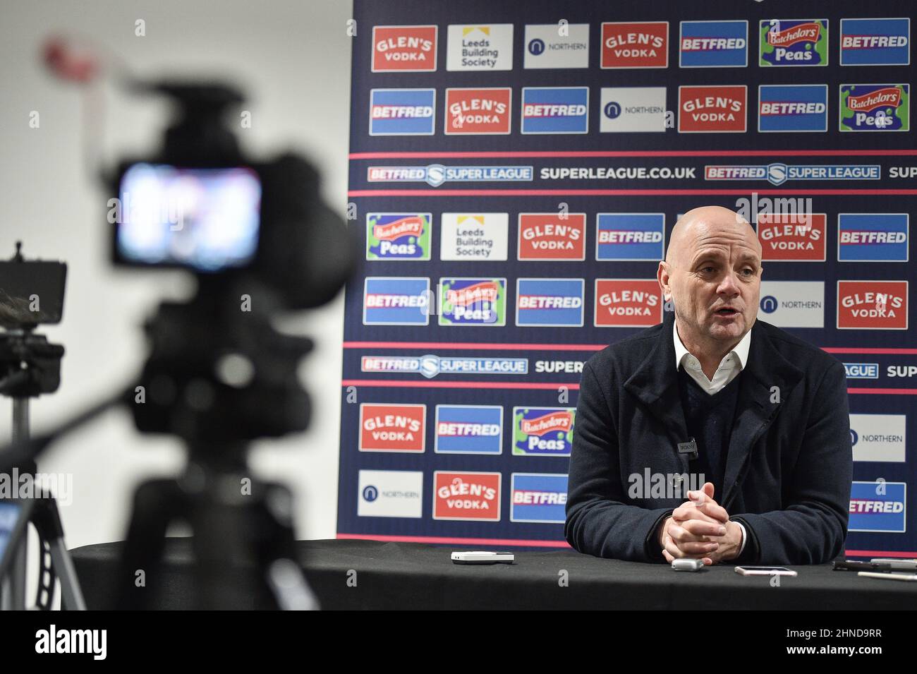 Leeds, Angleterre - 12 février 2022 - Richard Agar, entraîneur de Leeds Rhinos, s'entretient avec les médias après la Ligue de rugby Betfred Super League Round 1 Leeds Rhinos vs Warrington Wolves au stade Emerald Headingley, Leeds, Royaume-Uni Dean Williams Banque D'Images