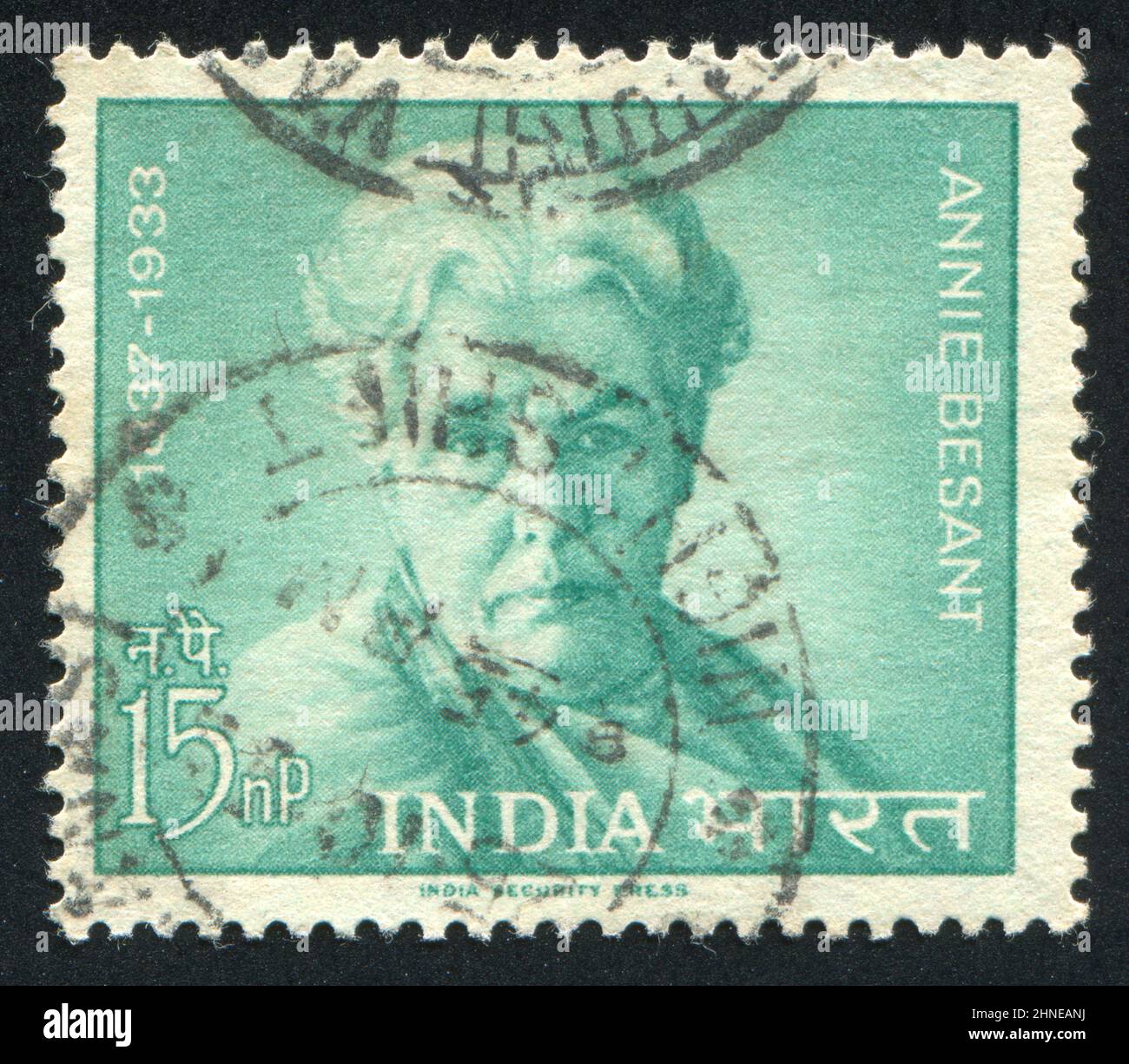INDE - VERS 1963: Timbre imprimé par l'Inde, montre Annie Besant, vers 1963 Banque D'Images