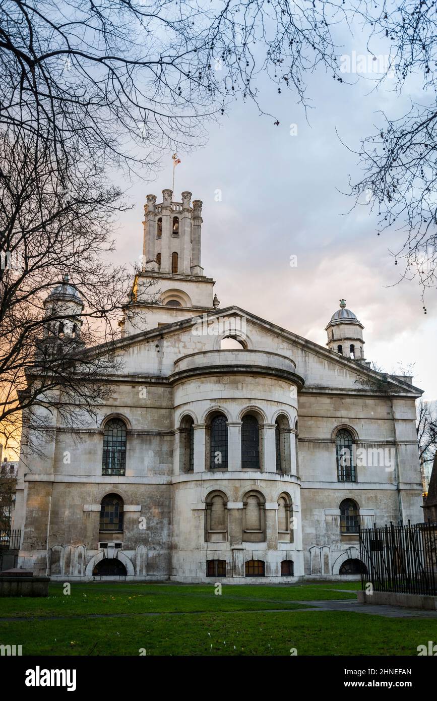 Église St George-in-the-East, église anglicane du début du 18th siècle construite dans le style baroque anglais, Wapping, Tower Hamlets, Londres, Royaume-Uni Banque D'Images