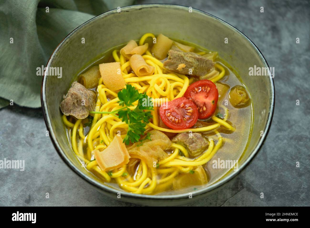 Soto Mie Bogor, soupe traditionnelle de nouilles de West Java, Indonésie Banque D'Images