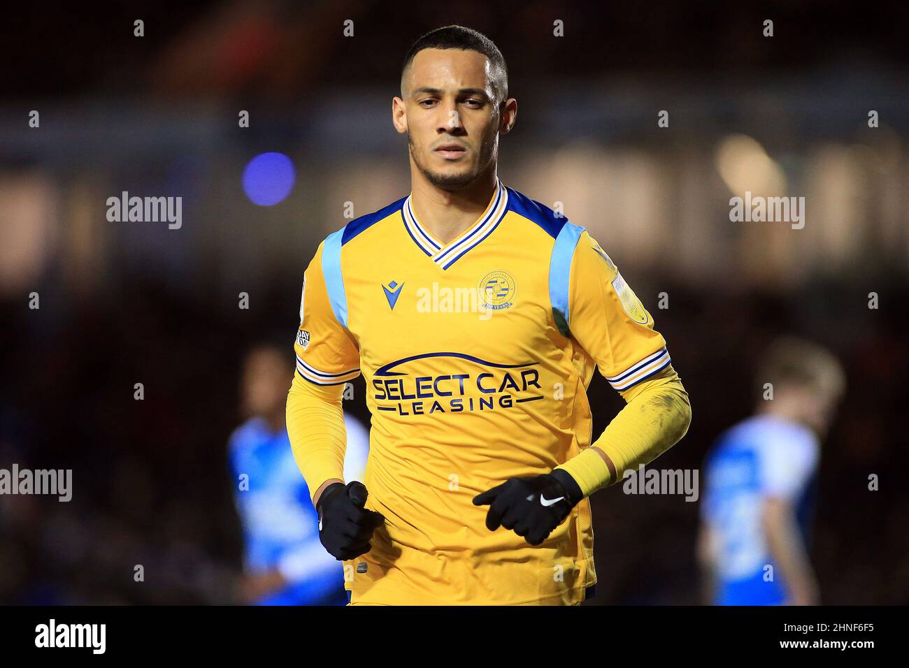 Peterborough, Royaume-Uni. 16th févr. 2022. Tom Ince de Reading regarde. Match de championnat EFL Skybet, Peterborough Utd v Reading au Weston Homes Stadium de Peterborough, le mercredi 16th février 2022. Cette image ne peut être utilisée qu'à des fins éditoriales. Utilisation éditoriale uniquement, licence requise pour une utilisation commerciale. Aucune utilisation dans les Paris, les jeux ou les publications d'un seul club/ligue/joueur. photo par Steffan Bowen/Andrew Orchard sports photographie/Alay Live news crédit: Andrew Orchard sports photographie/Alay Live News Banque D'Images