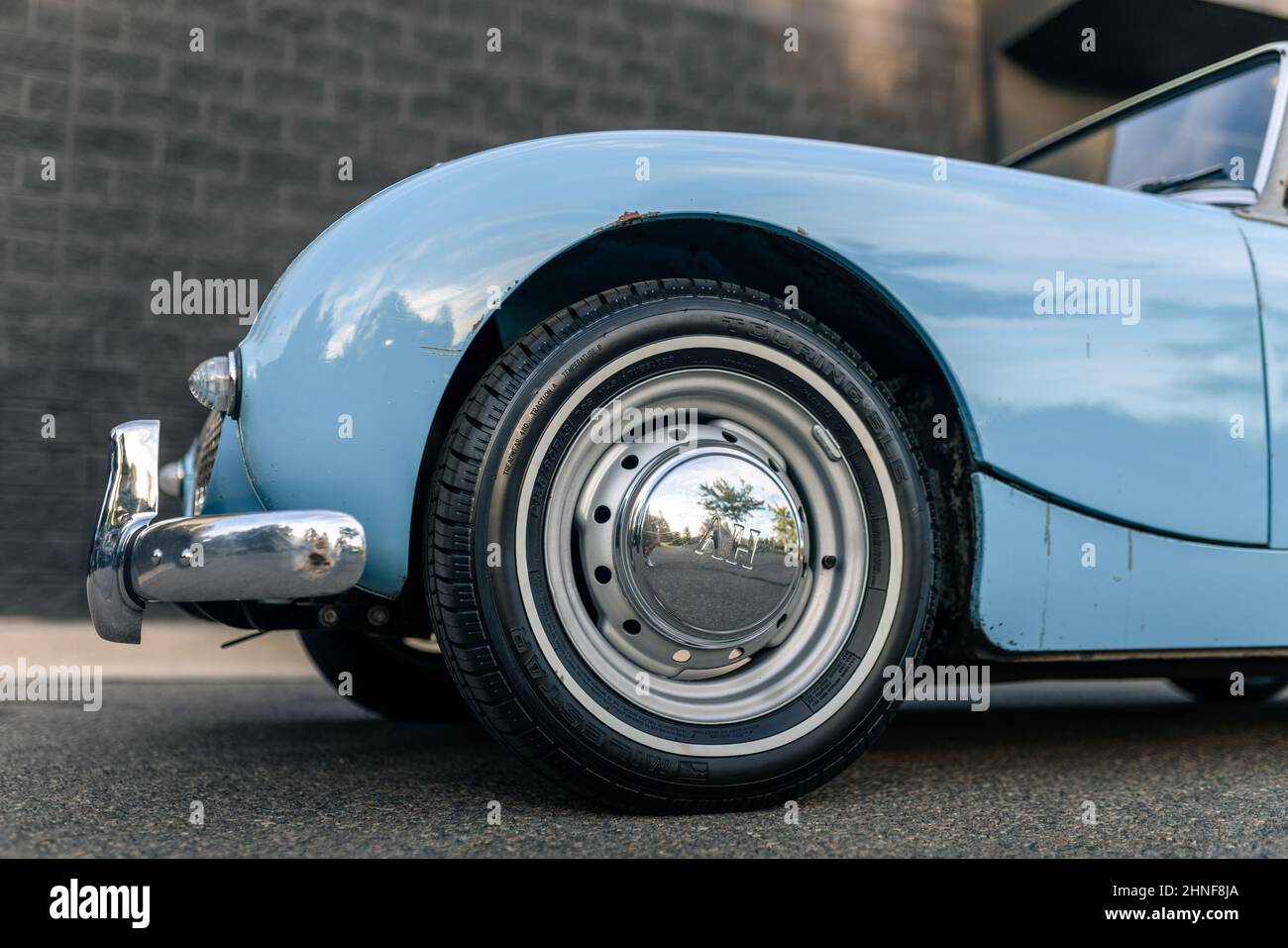 Voiture de sport britannique d'époque, coupé cabriolet bleu Banque D'Images