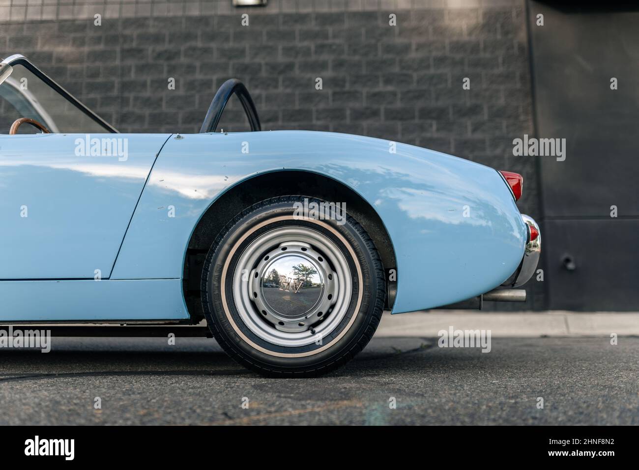 Voiture de sport britannique d'époque, coupé cabriolet bleu Banque D'Images