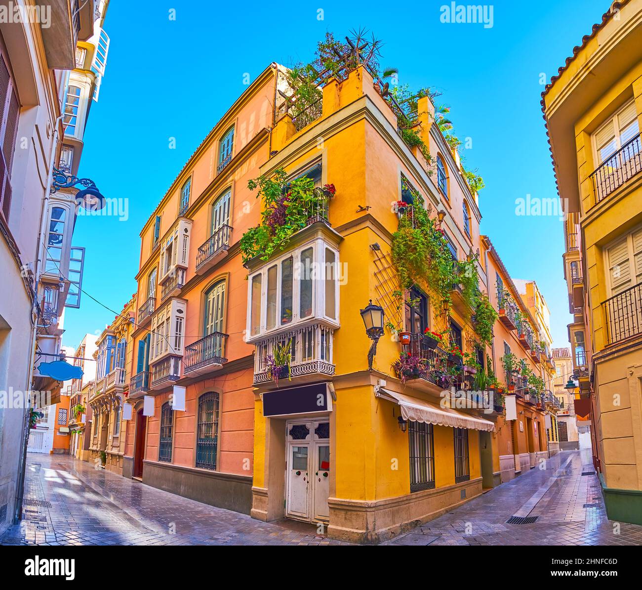 Explorez les rues de la vieille ville et les maisons anciennes de Malaga, en Espagne Banque D'Images