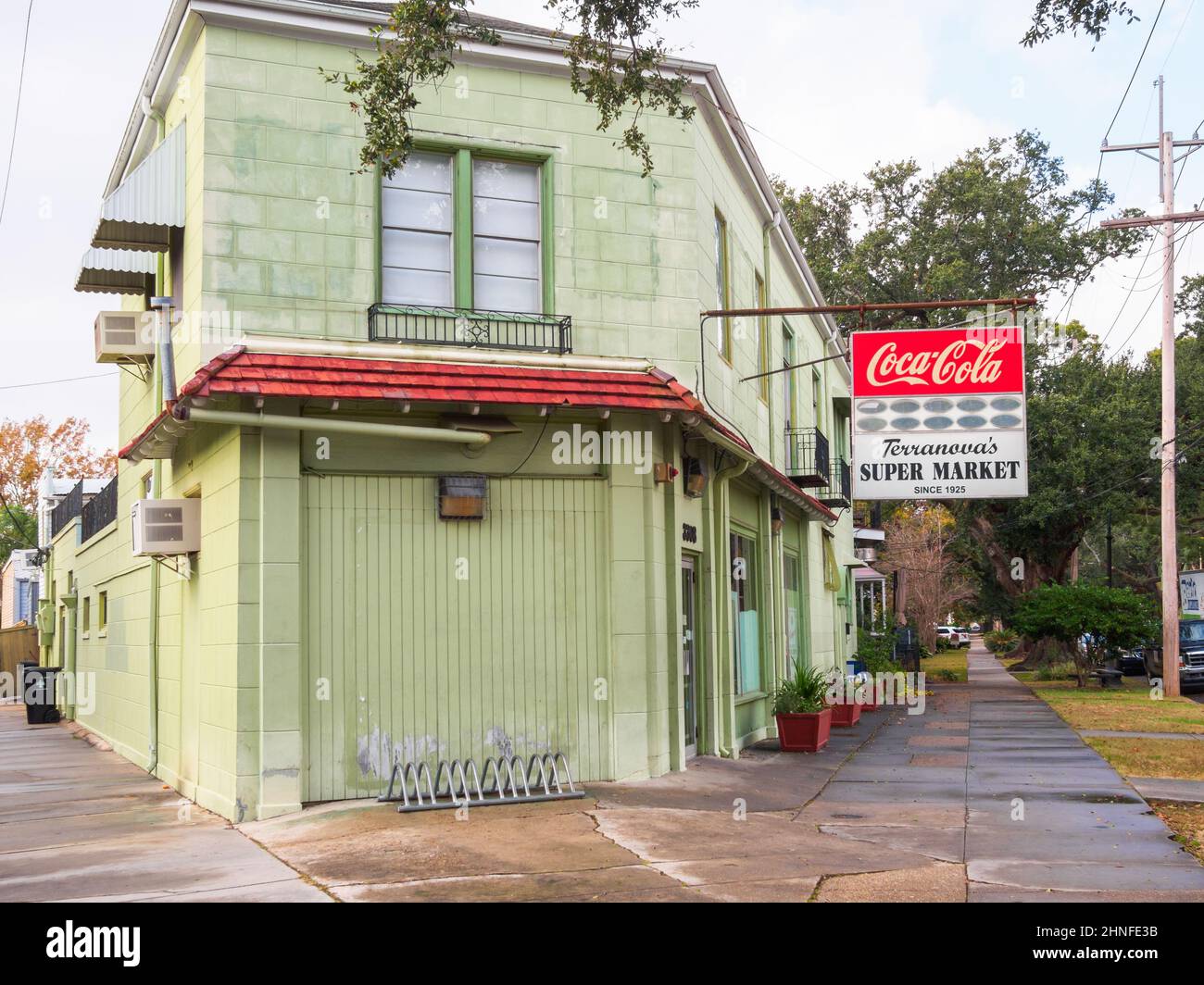 LA NOUVELLE-ORLÉANS, LA - 5 décembre 2013 : le Super marché historique de Terranova sur l'Esplanade Avenue Banque D'Images